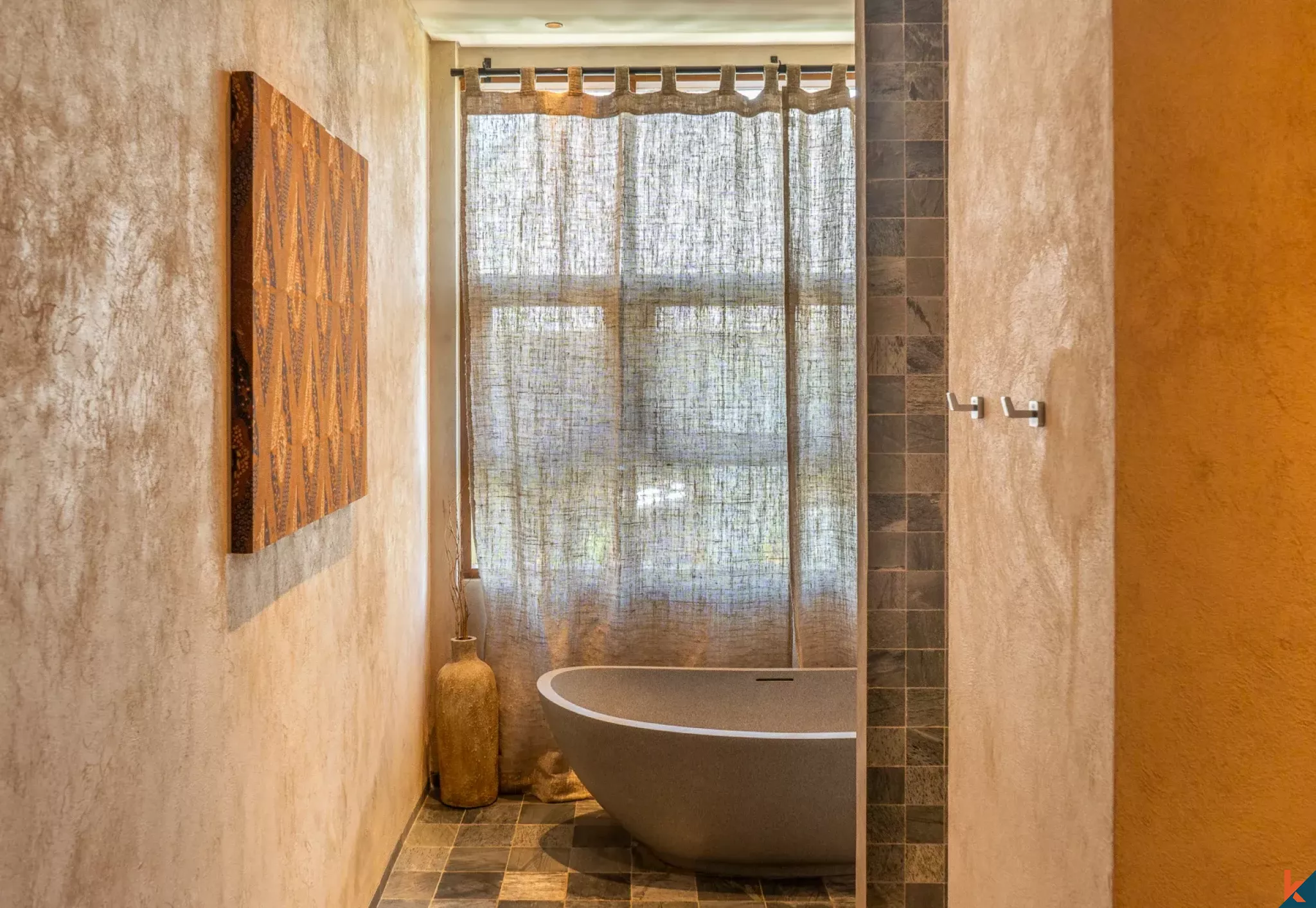 Premium Living Six Bedroom Leasehold Property in Peaceful Nyanyi