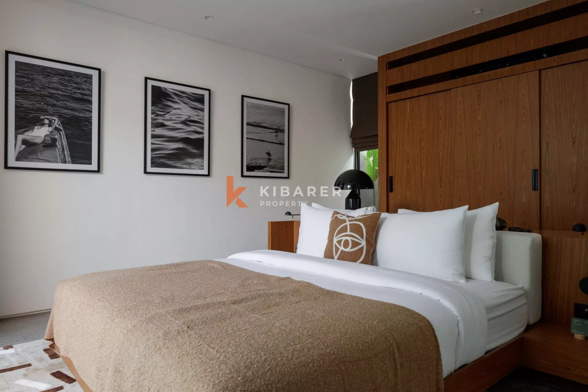 Villa Modern Dua Kamar Tidur di Canggu dengan Nuansa Ikonik LA Pertengahan Abad