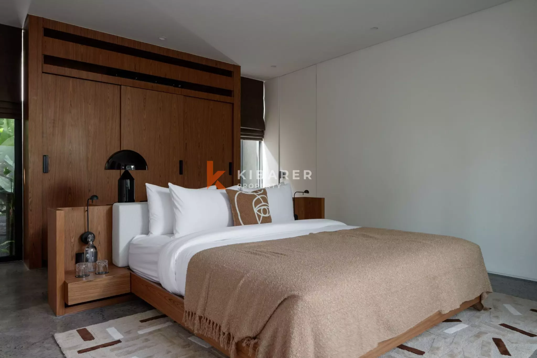 Villa Modern Dua Kamar Tidur di Canggu dengan Nuansa Ikonik LA Pertengahan Abad