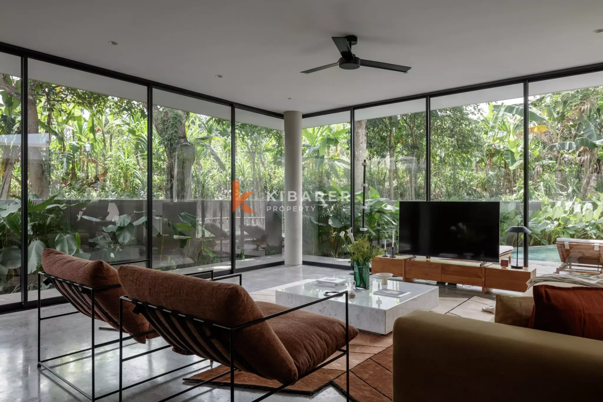 Villa Modern Dua Kamar Tidur di Canggu dengan Nuansa Ikonik LA Pertengahan Abad