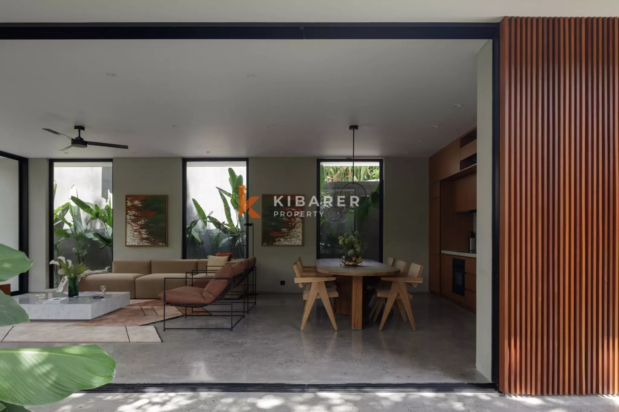 Villa Modern Dua Kamar Tidur di Canggu dengan Nuansa Ikonik LA Pertengahan Abad