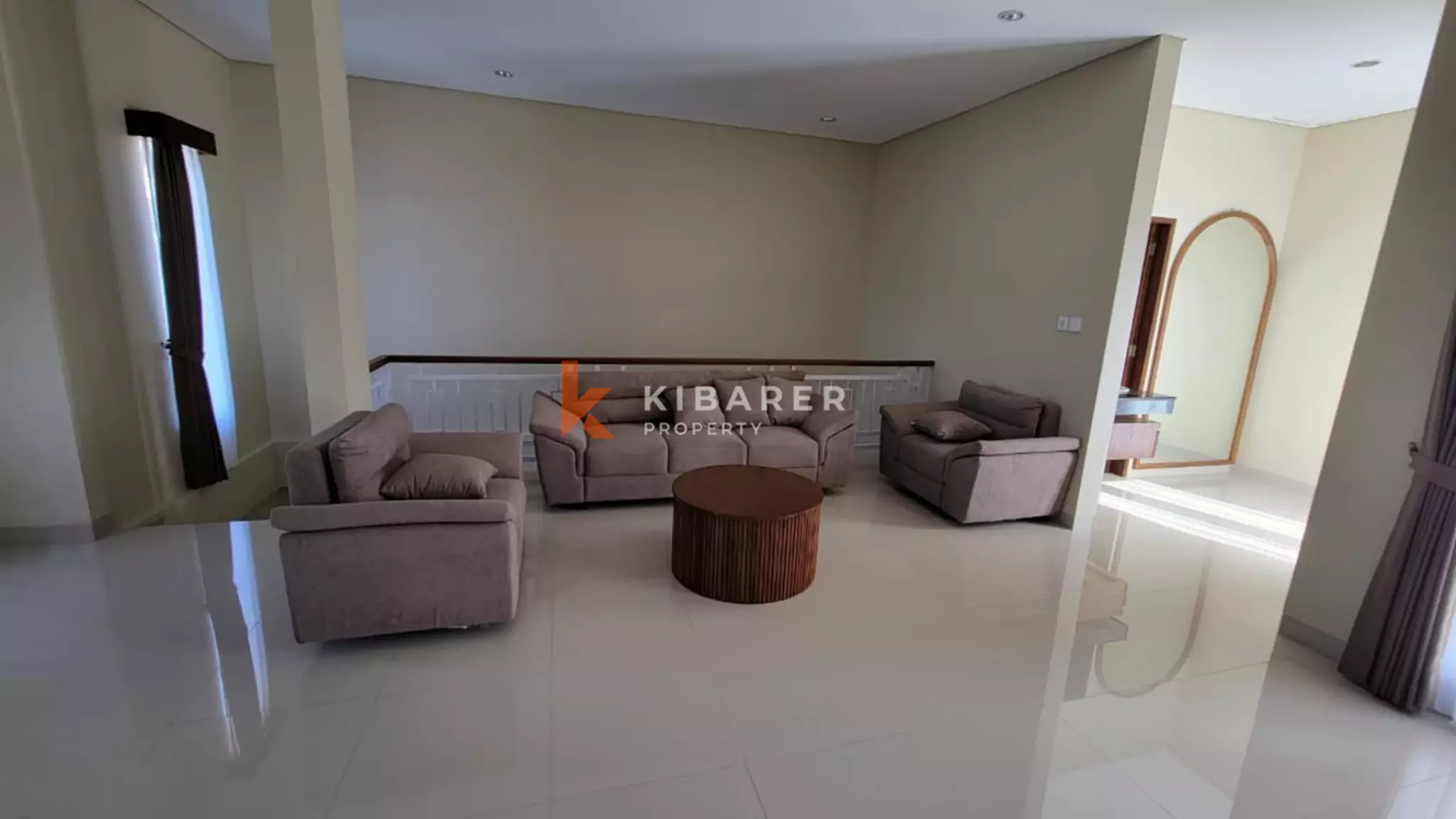 Vila Tropis Elegan dengan Tiga Kamar Tidur dan Kolam Renang Pribadi di Sanur