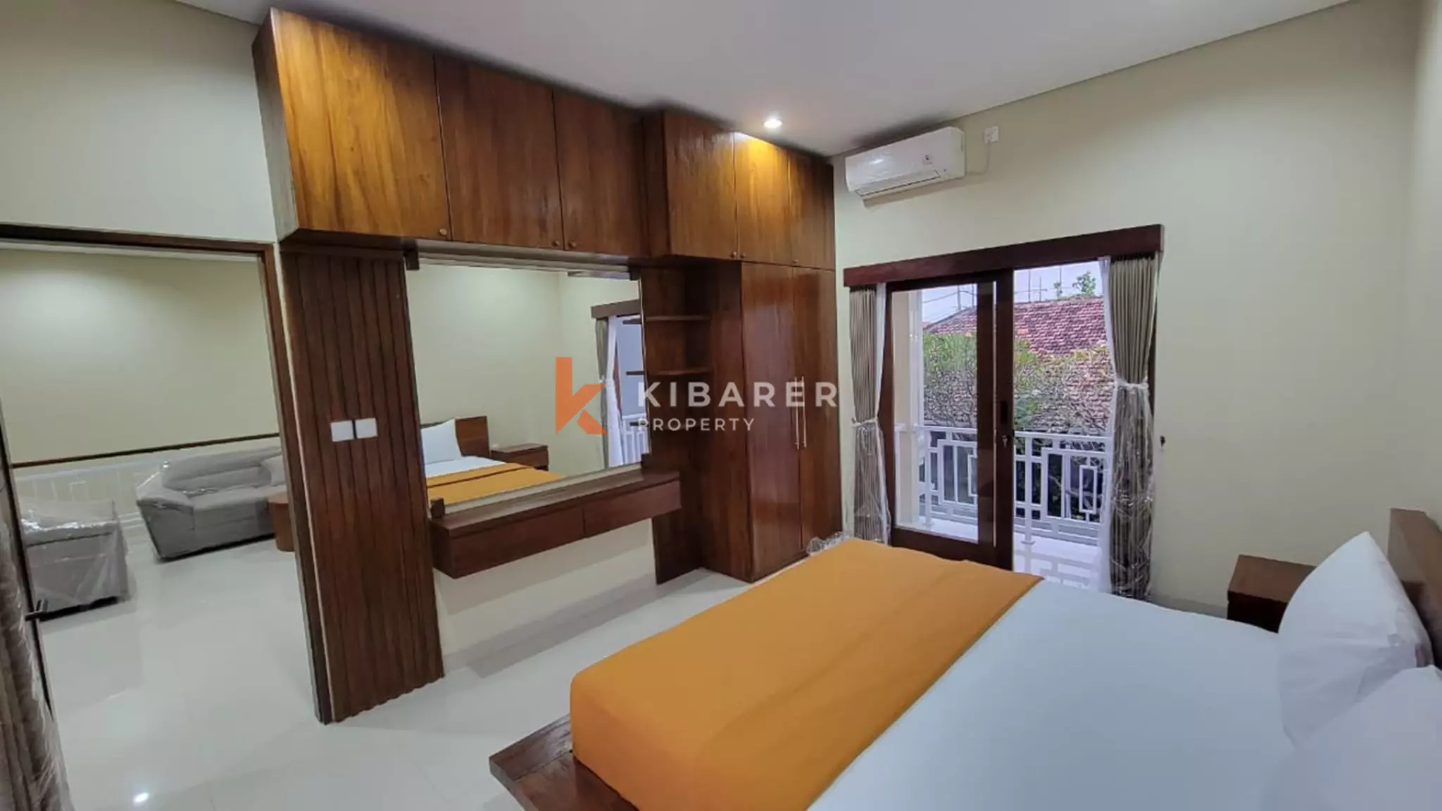 Vila Tropis Elegan dengan Tiga Kamar Tidur dan Kolam Renang Pribadi di Sanur