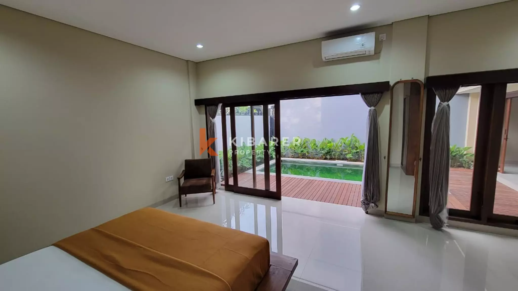 Vila Tropis Elegan dengan Tiga Kamar Tidur dan Kolam Renang Pribadi di Sanur