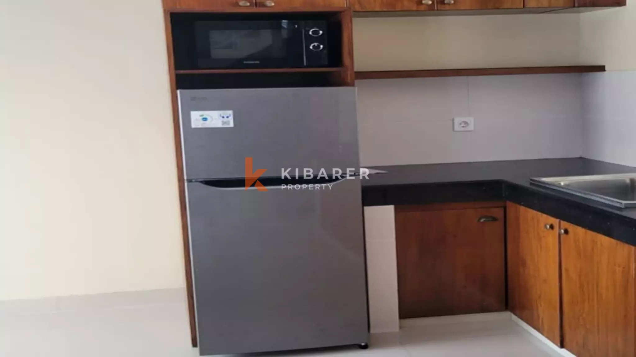 Vila Tropis Elegan dengan Tiga Kamar Tidur dan Kolam Renang Pribadi di Sanur