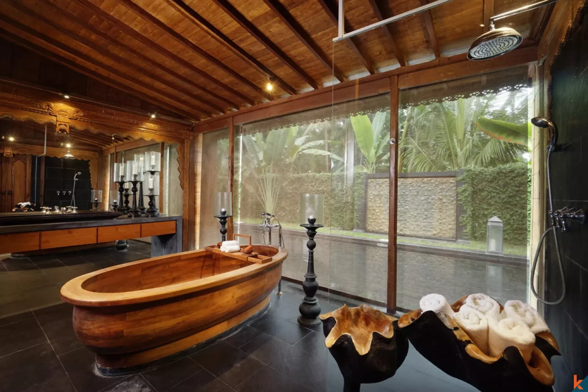 Amazing Spacious Beachfront Freehold Villa for Sale in Jembrana