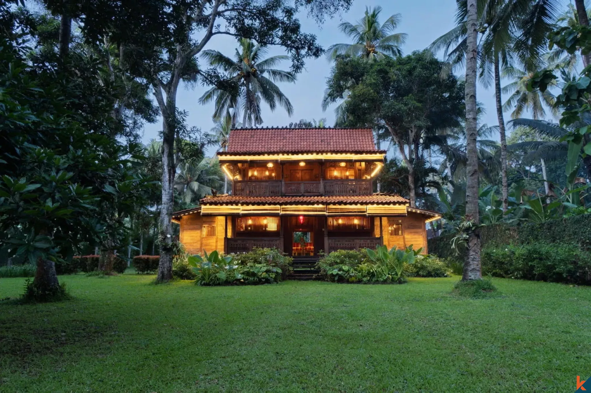 Amazing Spacious Beachfront Freehold Villa for Sale in Jembrana