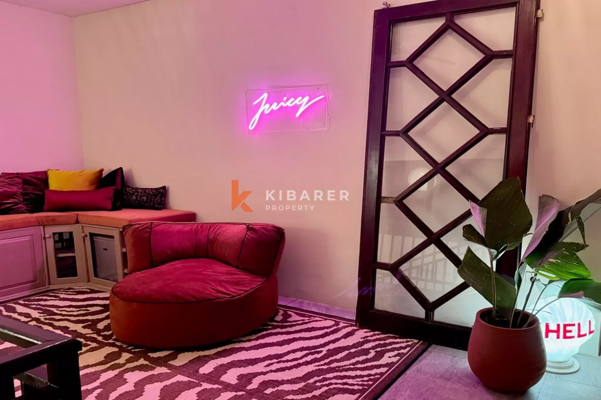 Boutique Art Four-Bedrooms Villa with 180° Rice Field Views in Cemagi