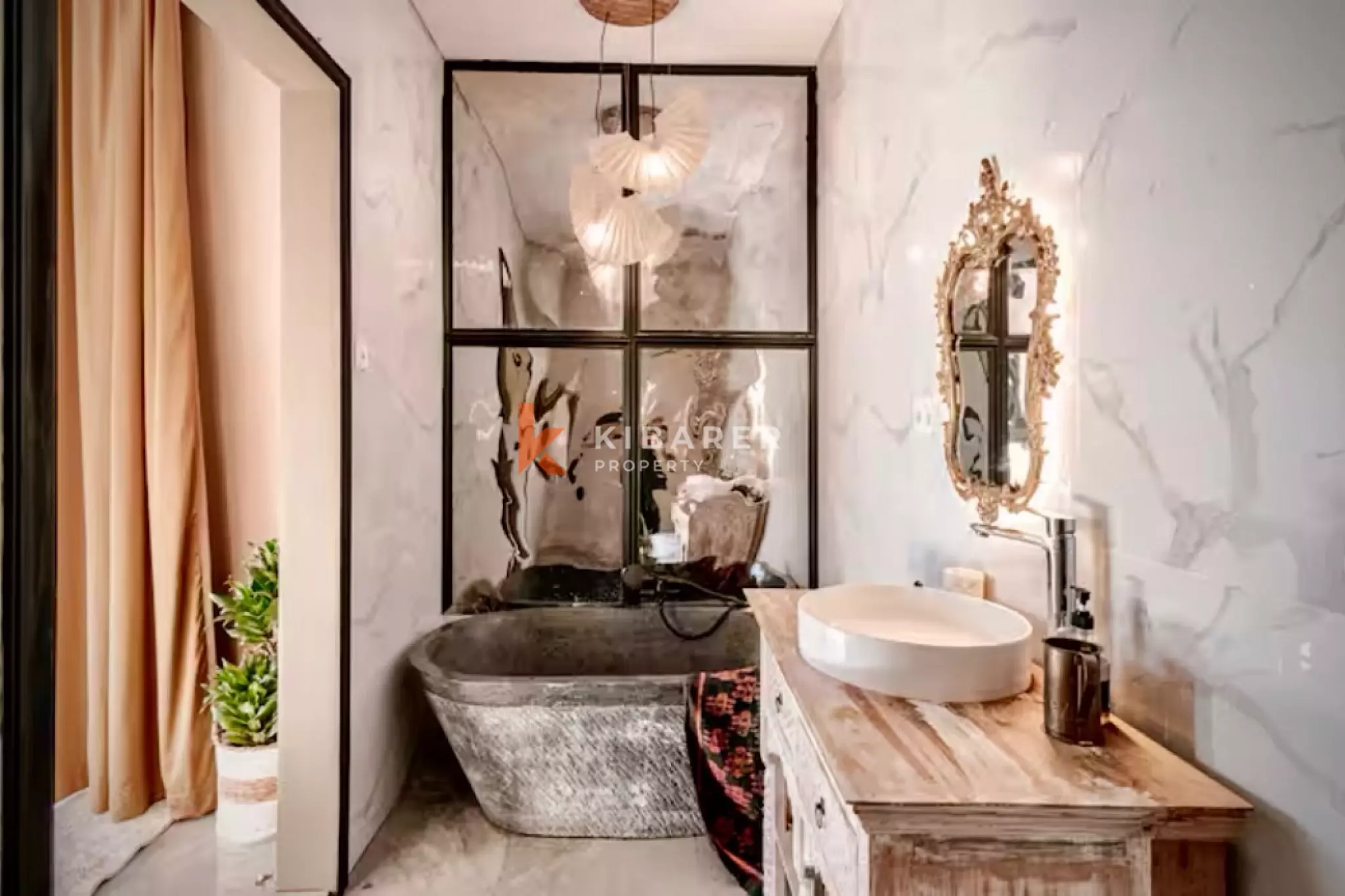 Boutique Art Four-Bedrooms Villa with 180° Rice Field Views in Cemagi