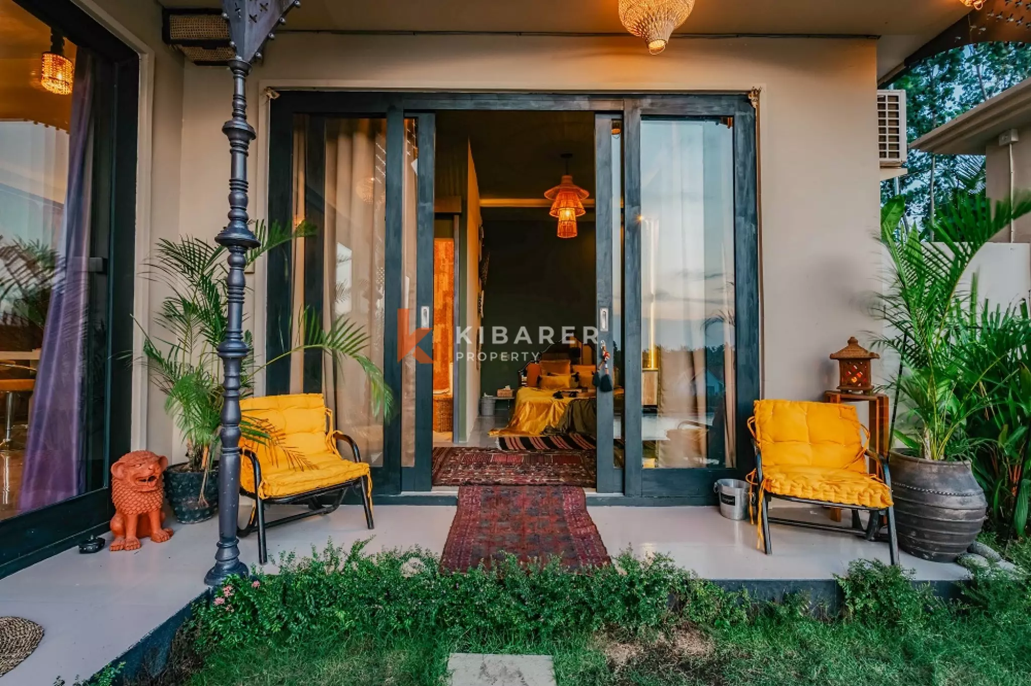 Boutique Art Four-Bedrooms Villa with 180° Rice Field Views in Cemagi