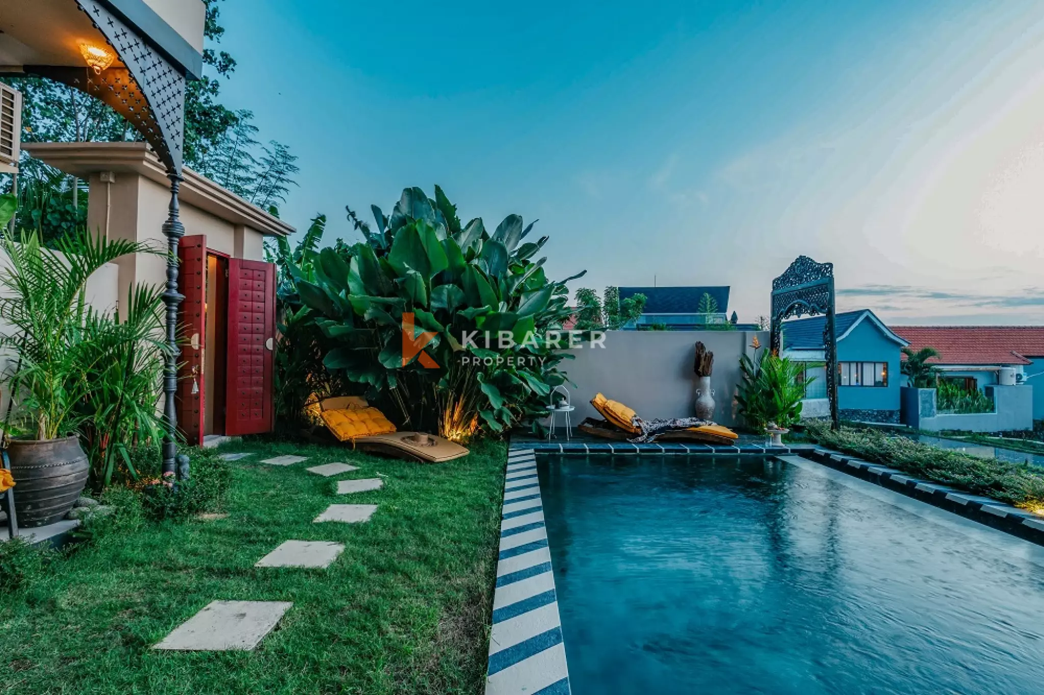 Boutique Art Four-Bedrooms Villa with 180° Rice Field Views in Cemagi