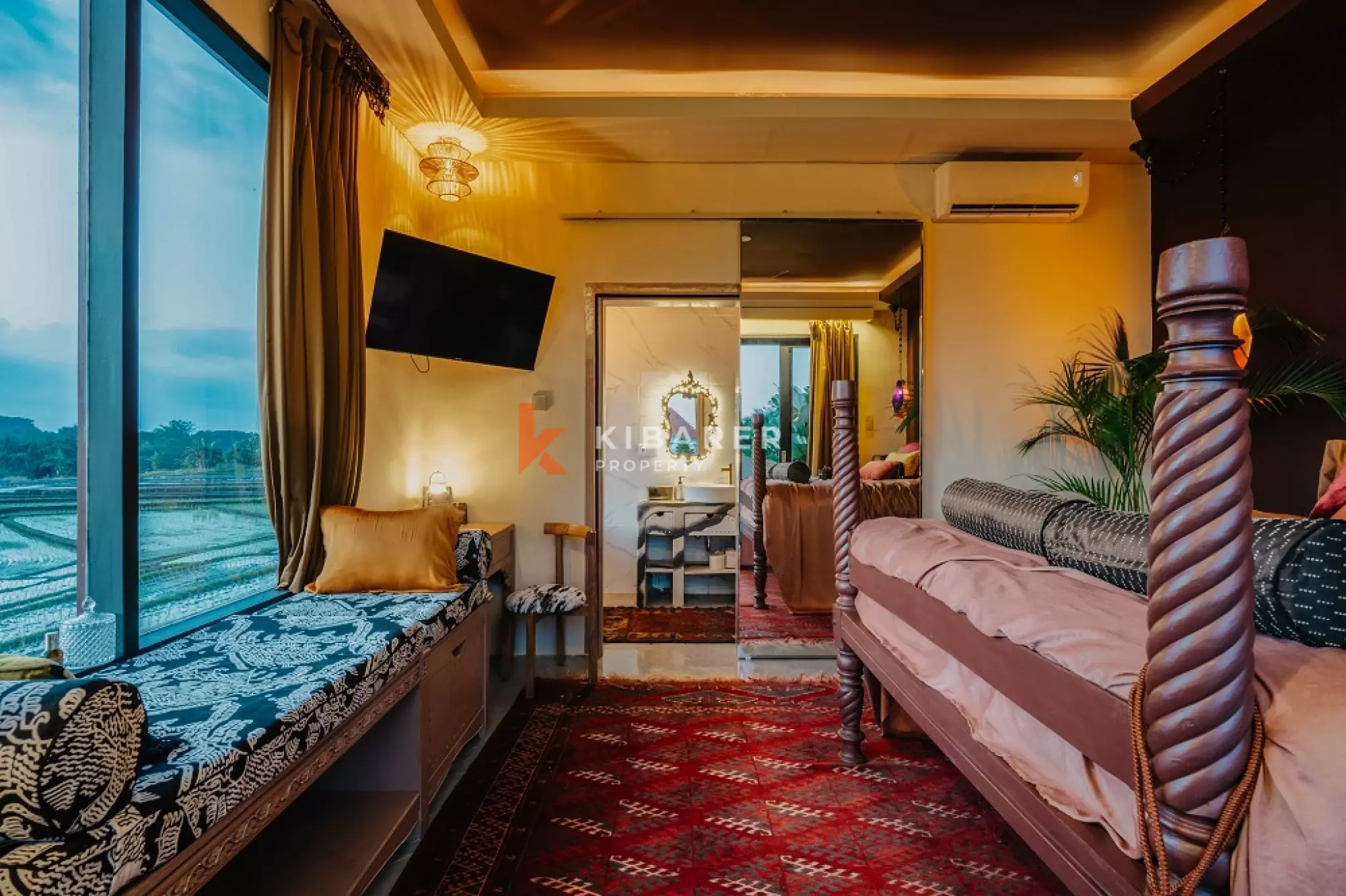 Boutique Art Four-Bedrooms Villa with 180° Rice Field Views in Cemagi