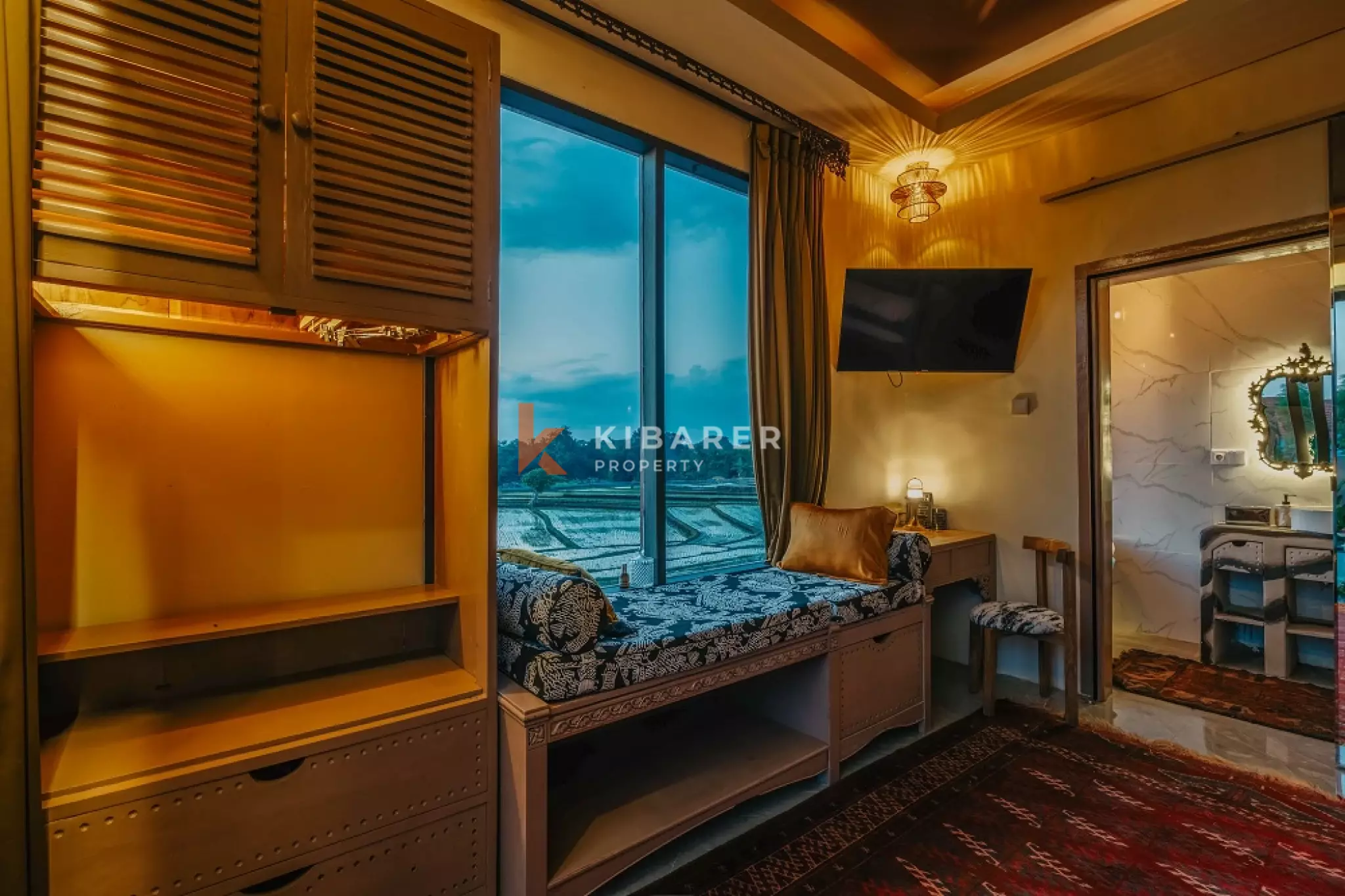 Boutique Art Four-Bedrooms Villa with 180° Rice Field Views in Cemagi