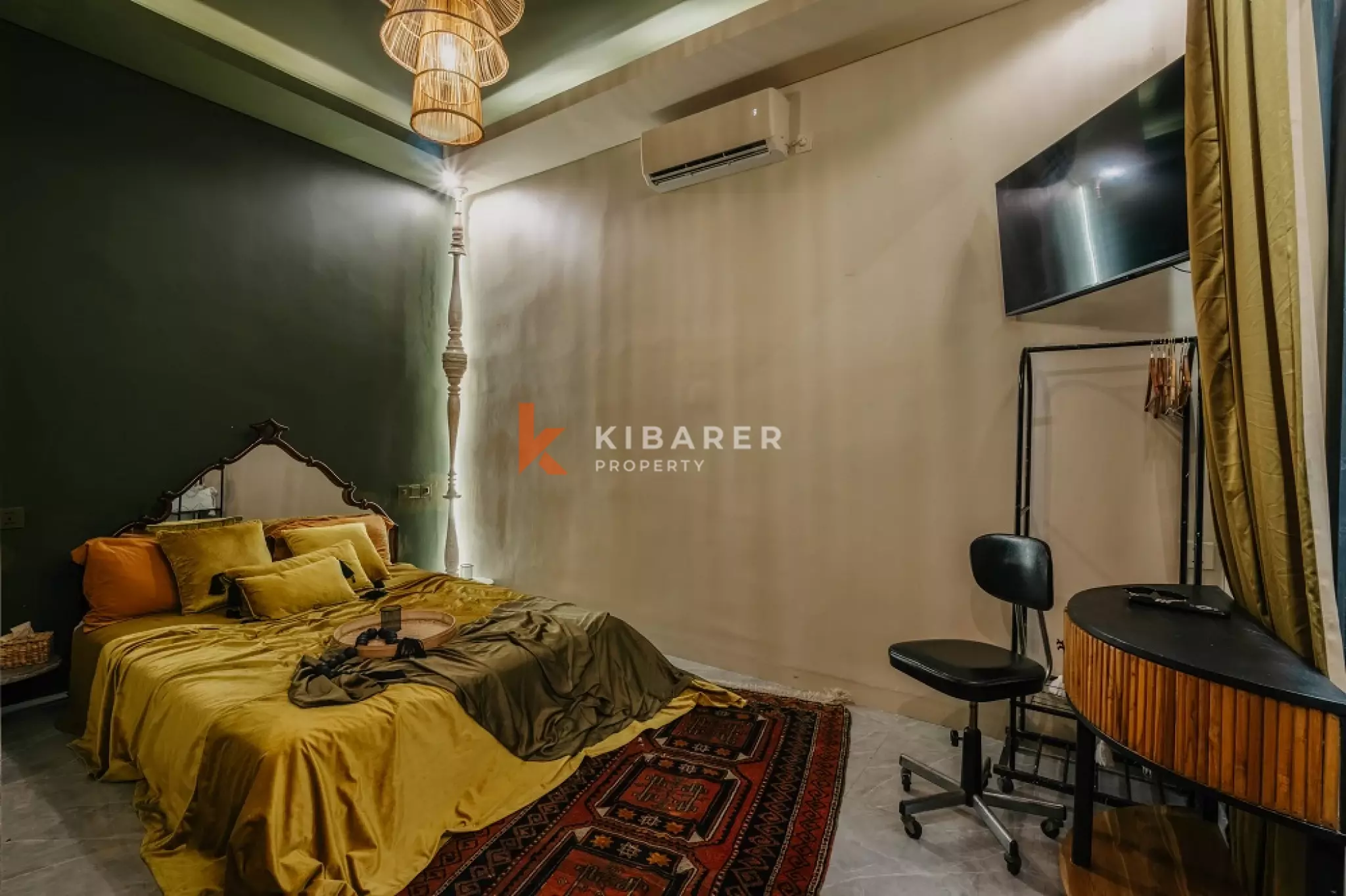 Boutique Art Four-Bedrooms Villa with 180° Rice Field Views in Cemagi