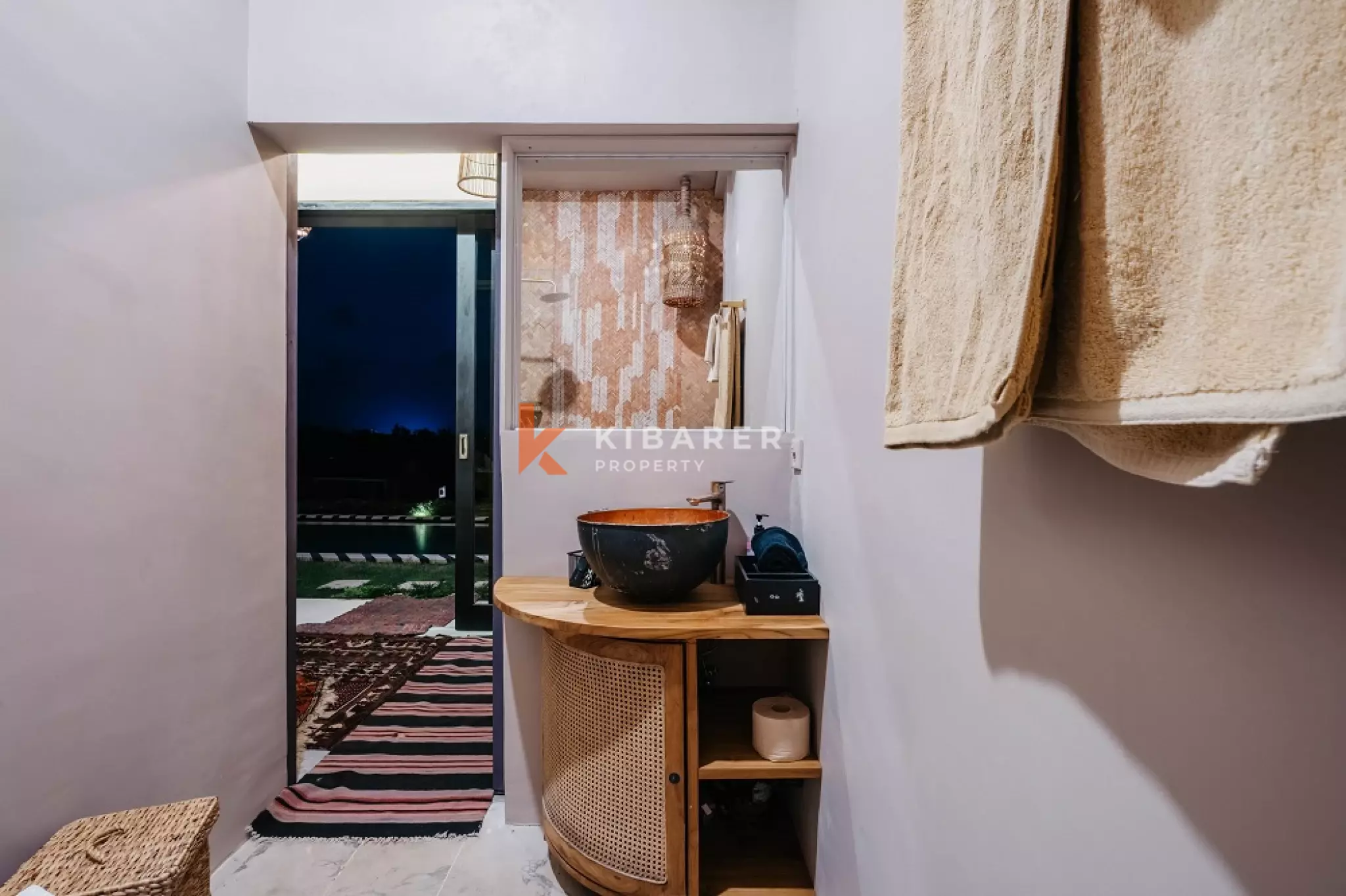 Boutique Art Four-Bedrooms Villa with 180° Rice Field Views in Cemagi