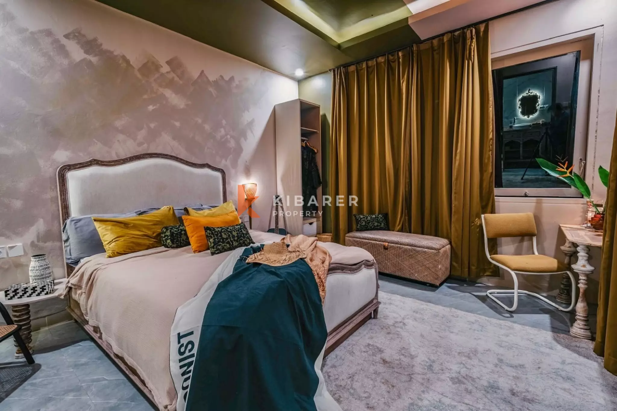 Boutique Art Four-Bedrooms Villa with 180° Rice Field Views in Cemagi