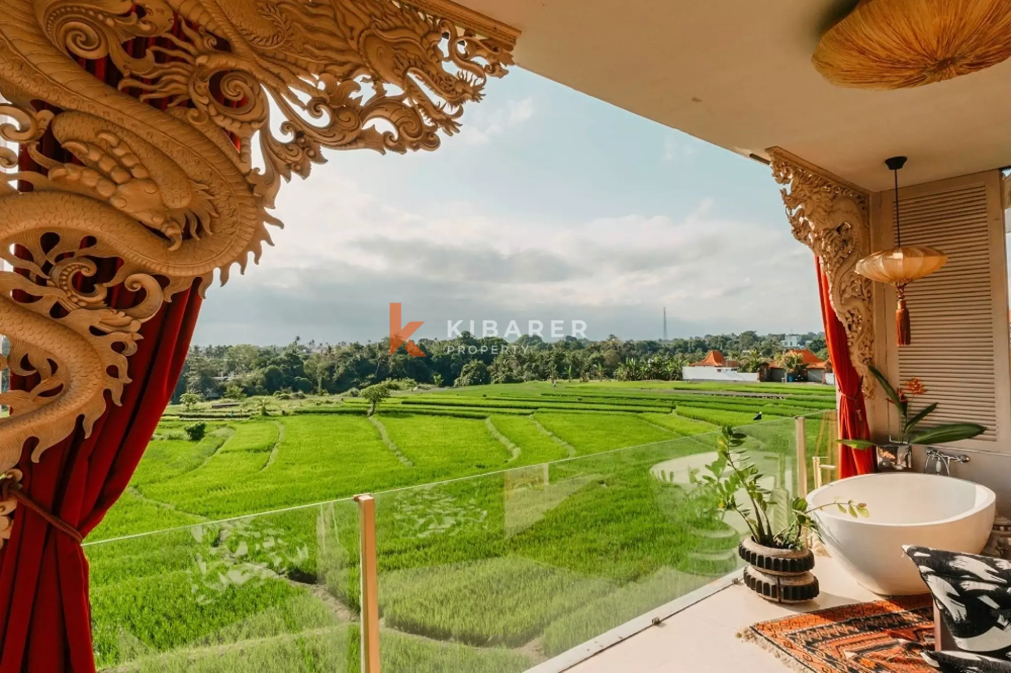 Boutique Art Four-Bedrooms Villa with 180° Rice Field Views in Cemagi