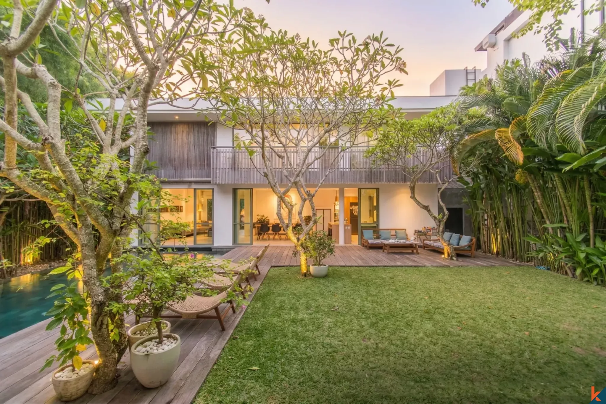 Stylish four bedroom freehold property for sale in Tumbak Bayuh