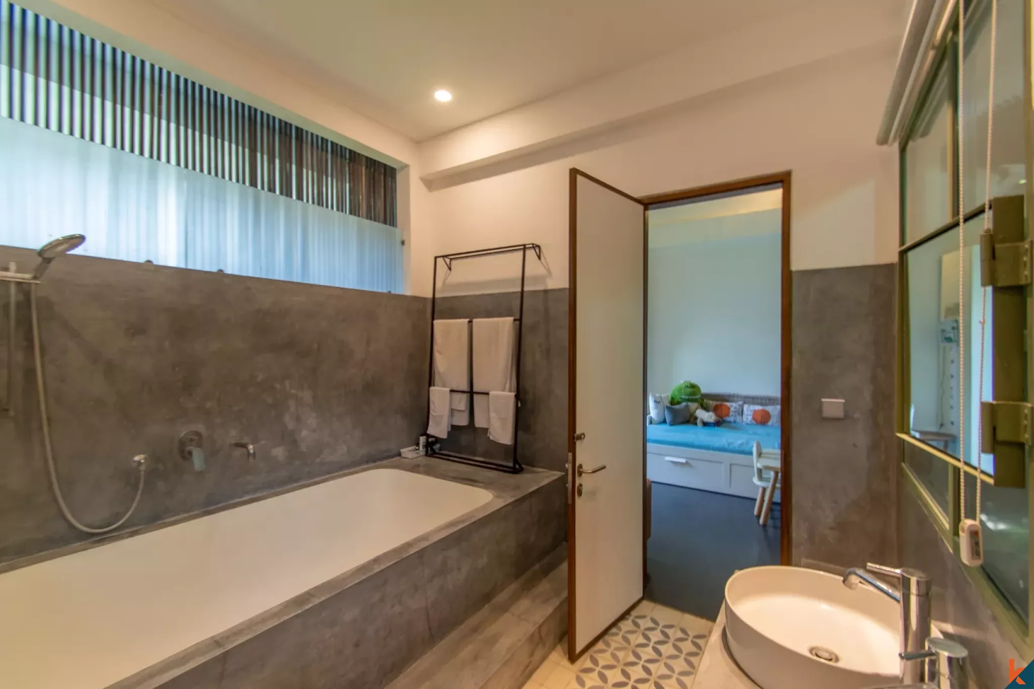 Stylish four bedroom freehold property for sale in Tumbak Bayuh