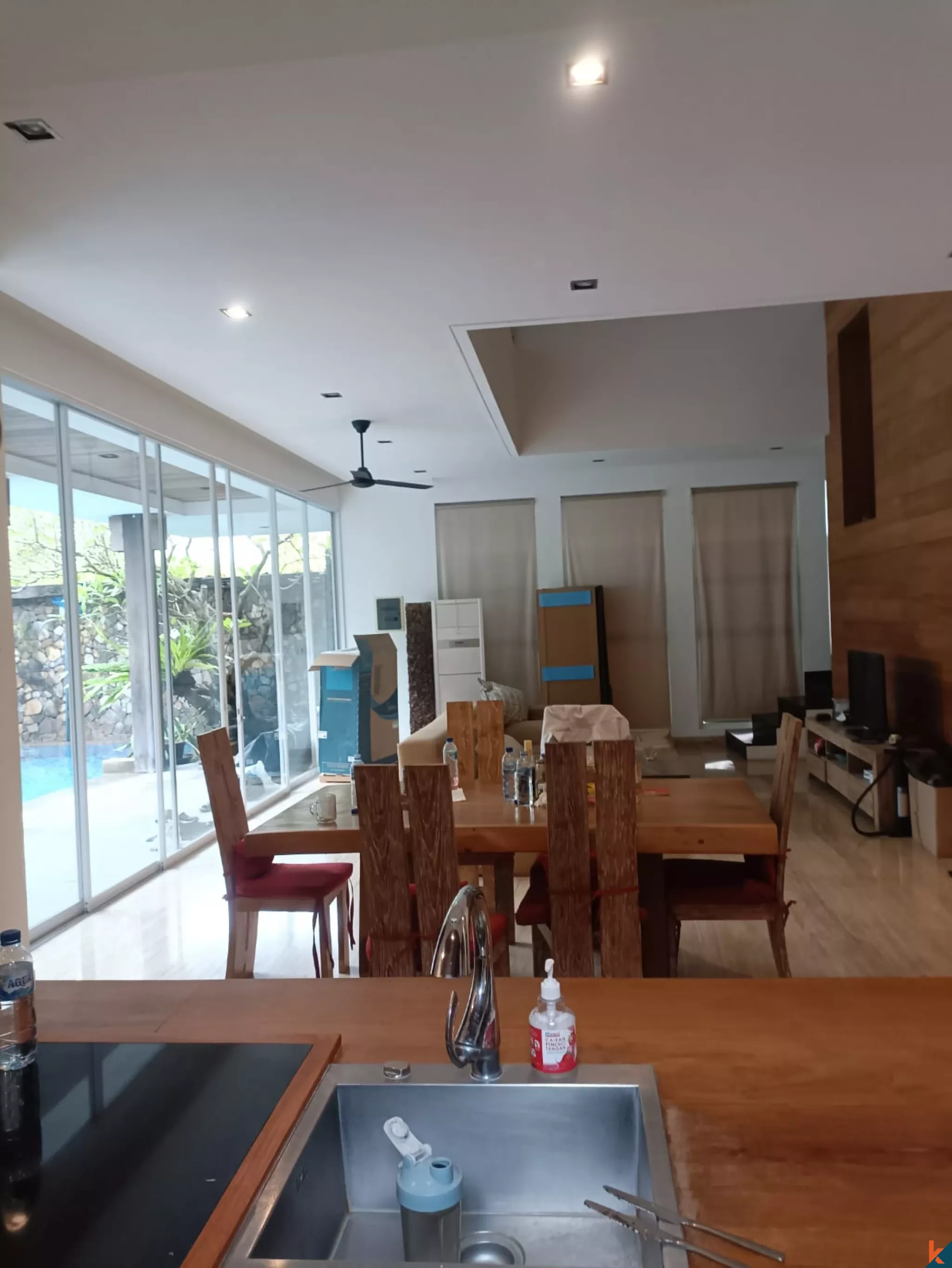 Villa 3KT Modern + Ruang Kantor di Kerobokan