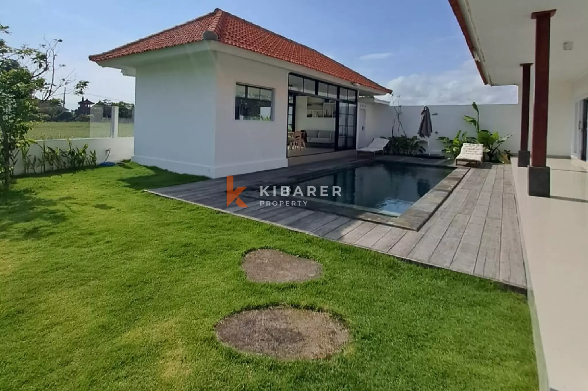 Fully Furnished Three-Bedrooms Enclosed Living Villa with Garden in Seseh