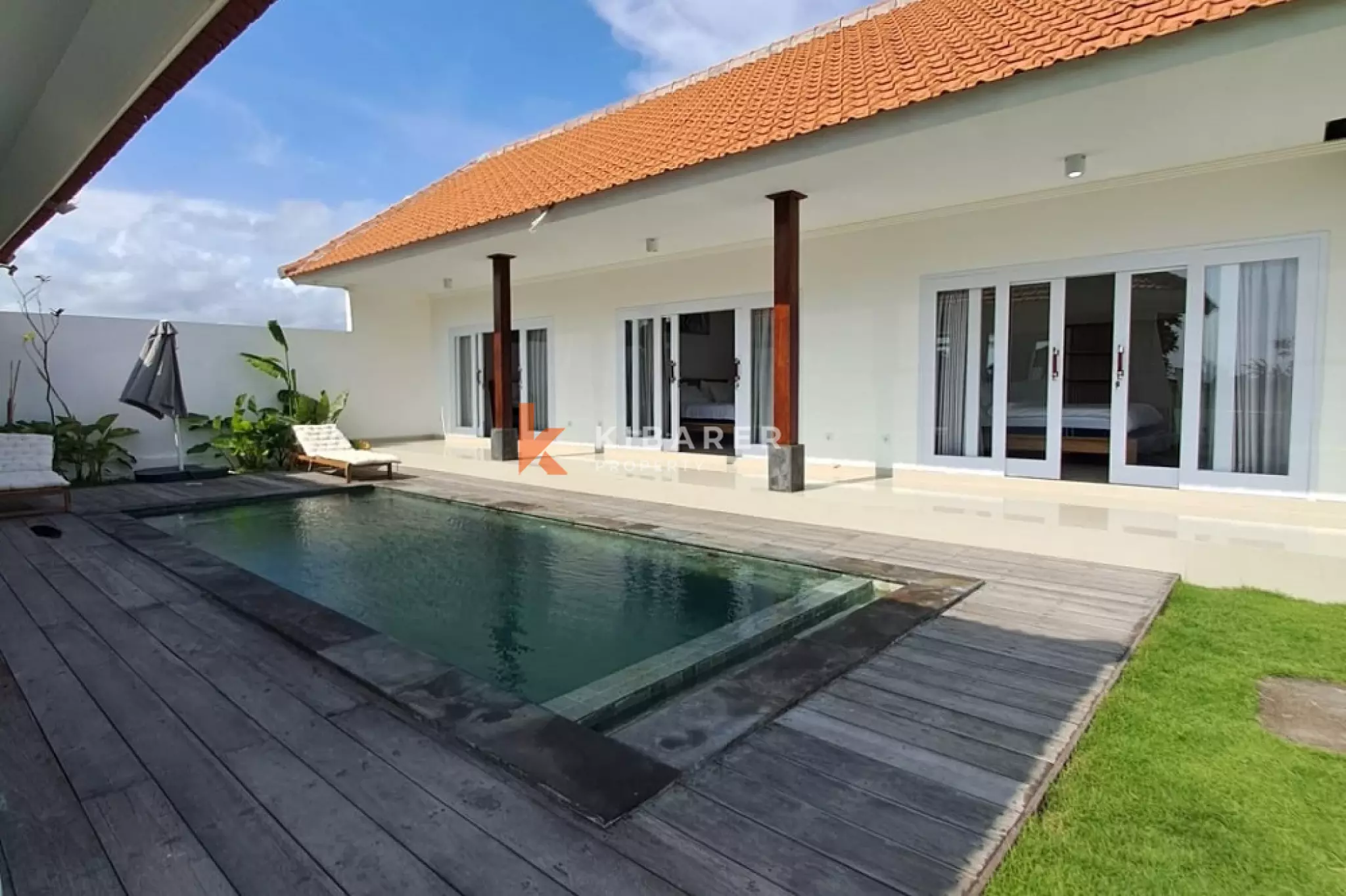 Fully Furnished Three-Bedrooms Enclosed Living Villa with Garden in Seseh