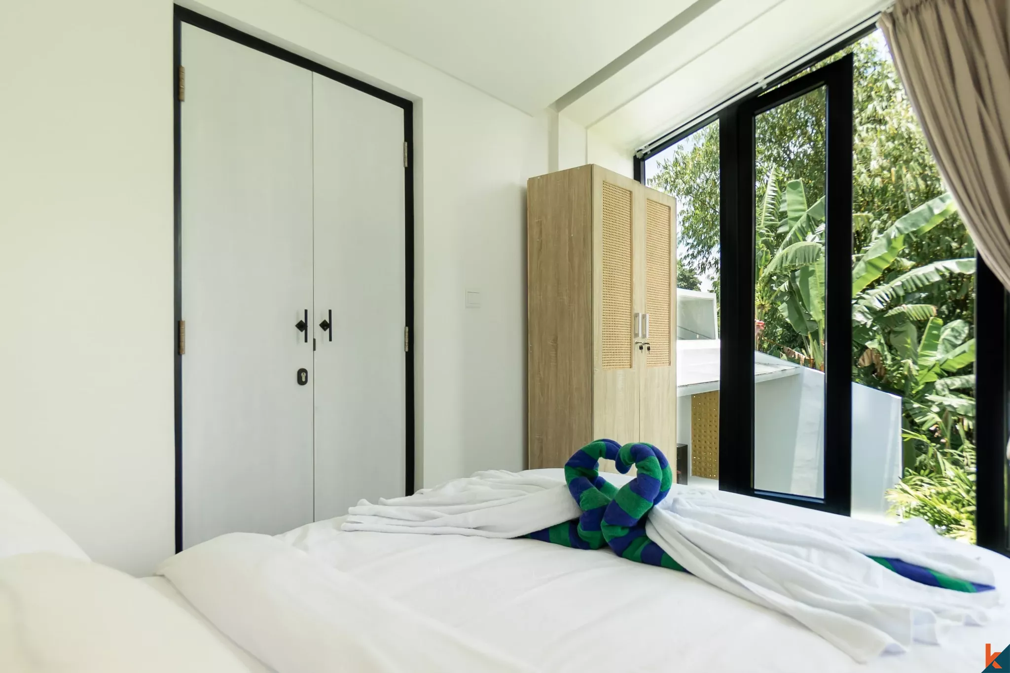 Vila Mewah Tropis Modern 2 Kamar Tidur dengan Kolam Renang Pribadi di Berawa