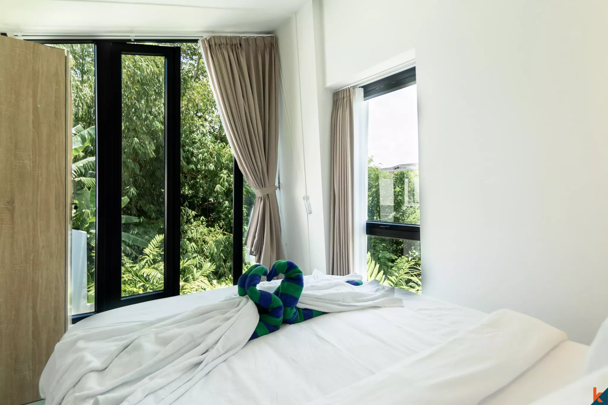 Vila Mewah Tropis Modern 2 Kamar Tidur dengan Kolam Renang Pribadi di Berawa