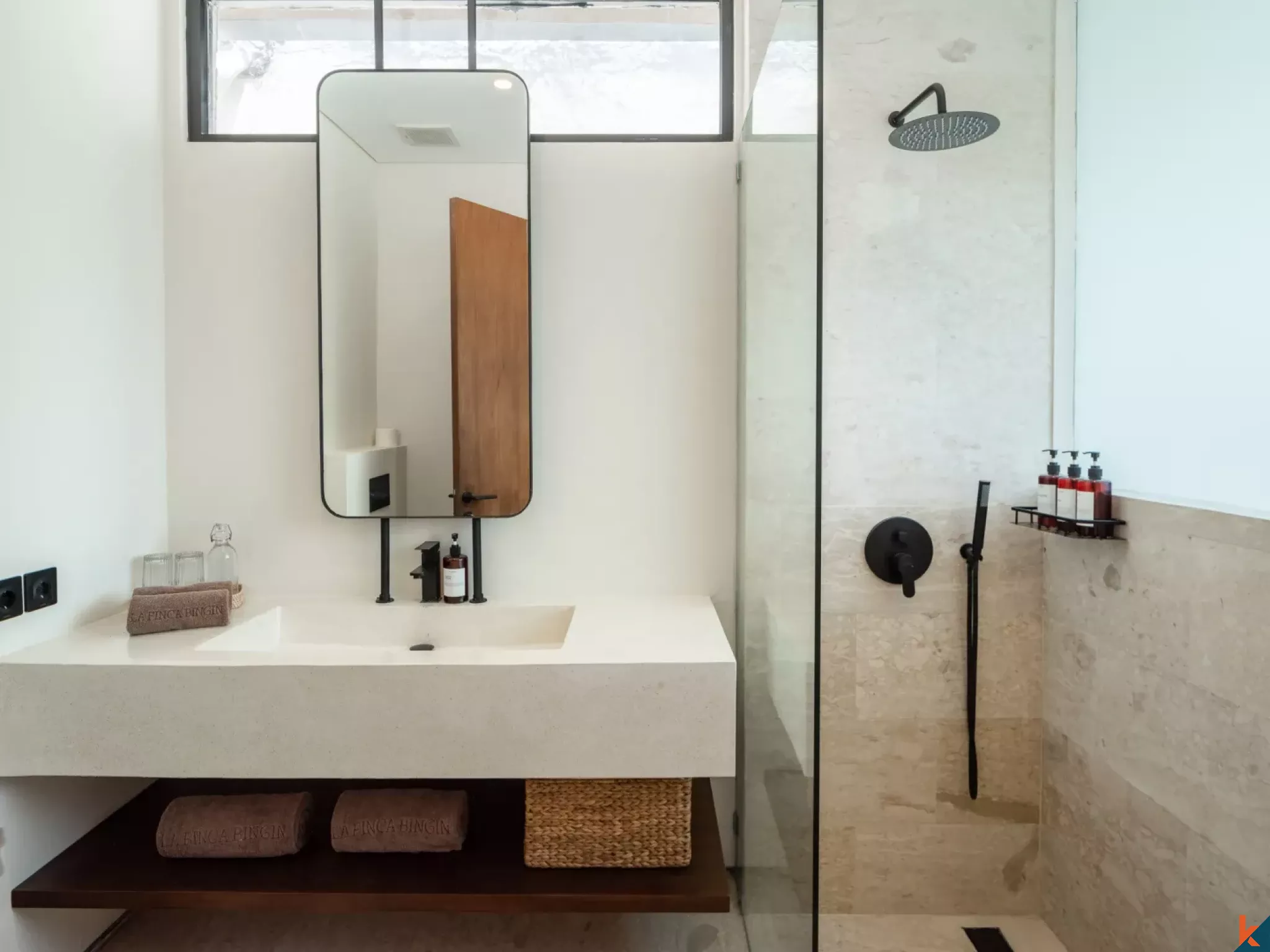 Vila Hak Sewa Satu Kamar Tidur Bergaya Dekat Pantai di Batu Bolong