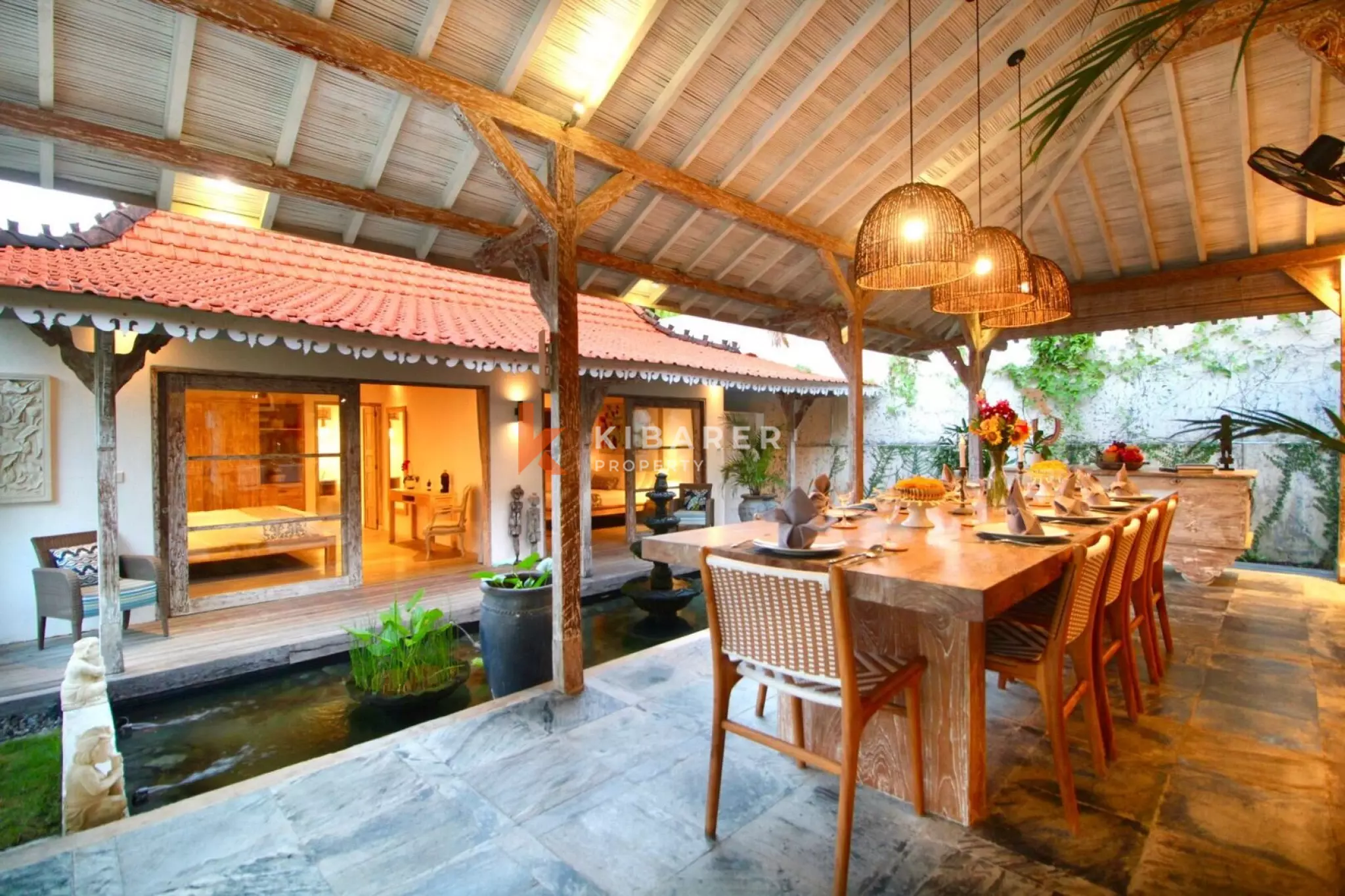 Four Bedroom Bali Retreat - Prime Spot in Berawa