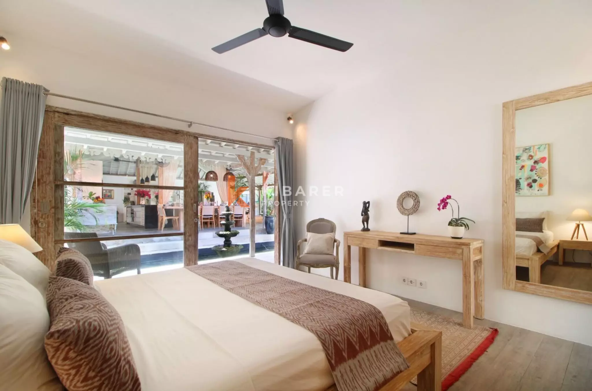 Four Bedroom Bali Retreat - Prime Spot in Berawa