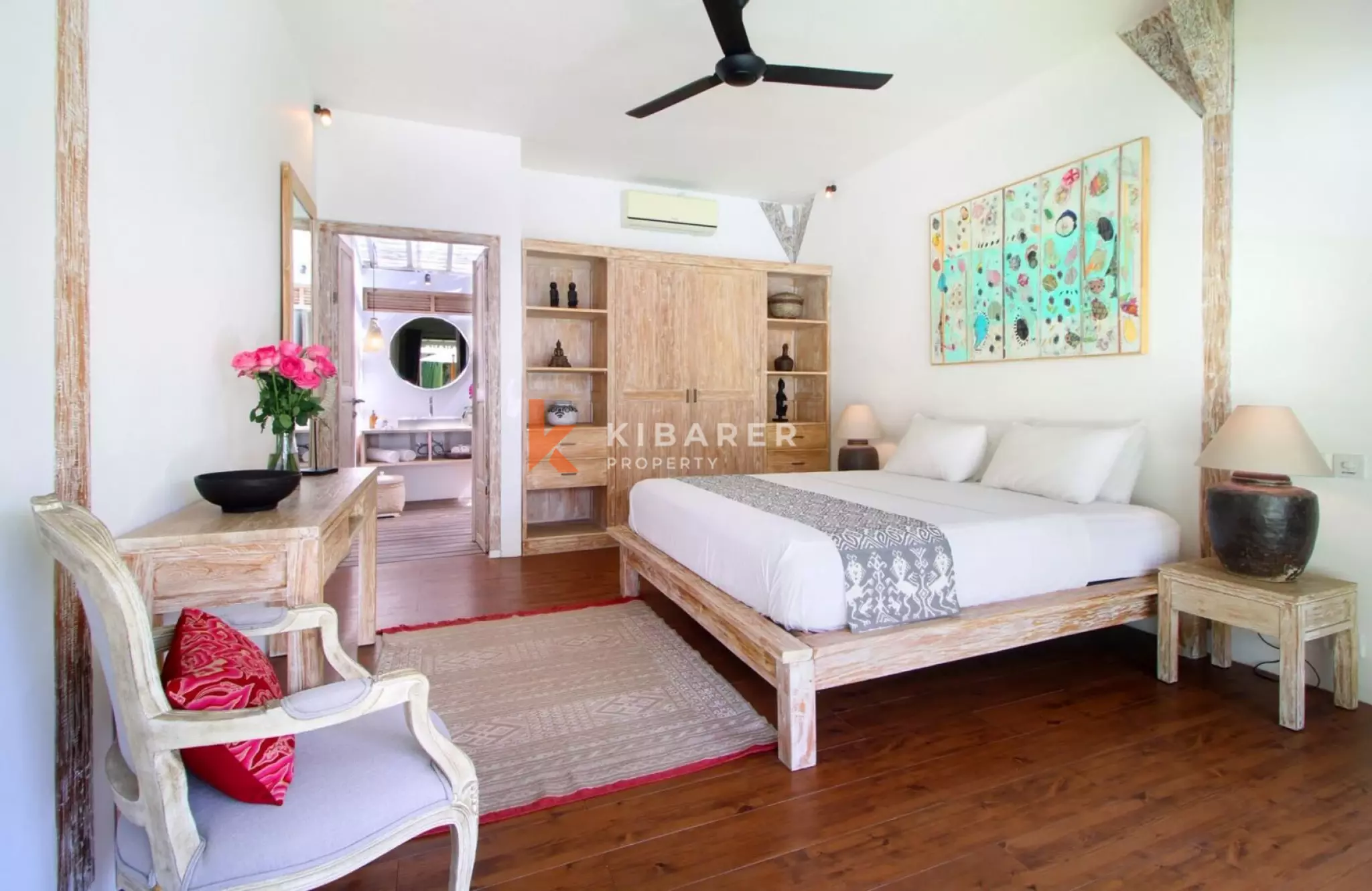 Four Bedroom Bali Retreat - Prime Spot in Berawa