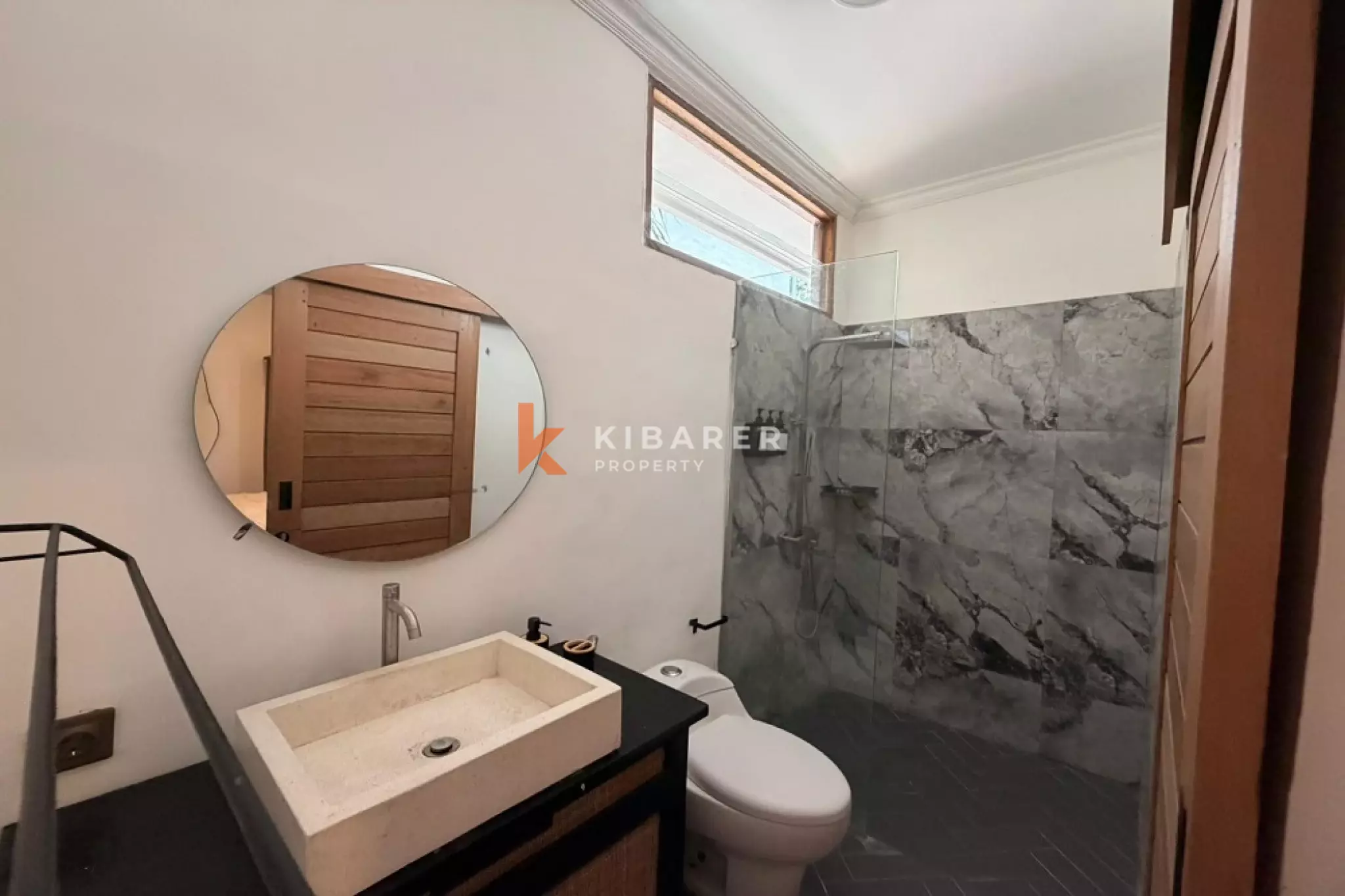 Vila Tamu Tertutup Tiga Kamar Tidur Bergaya Mediterania Di Berawa