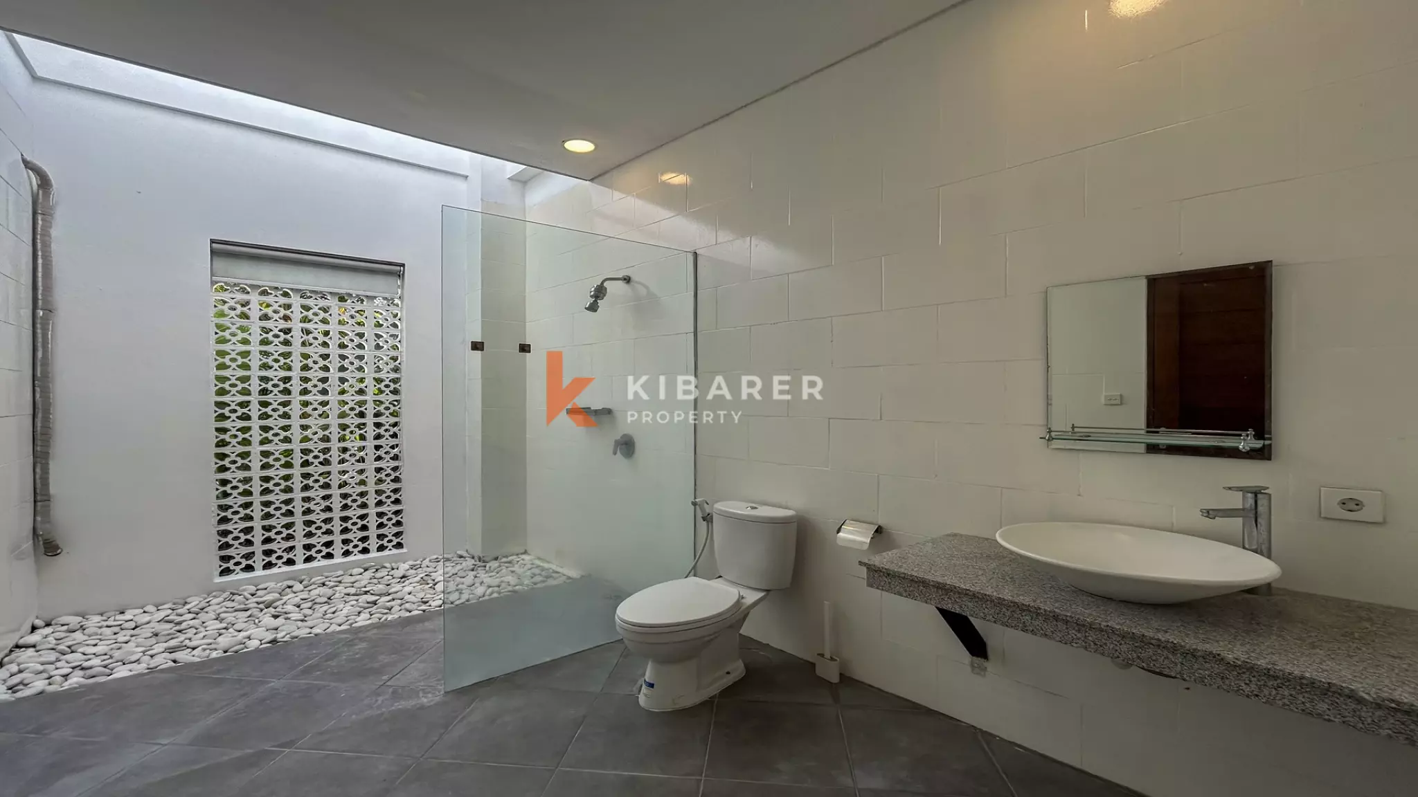 Comfortable Three-Bedroom Villa with Enclosed Living in Berawa