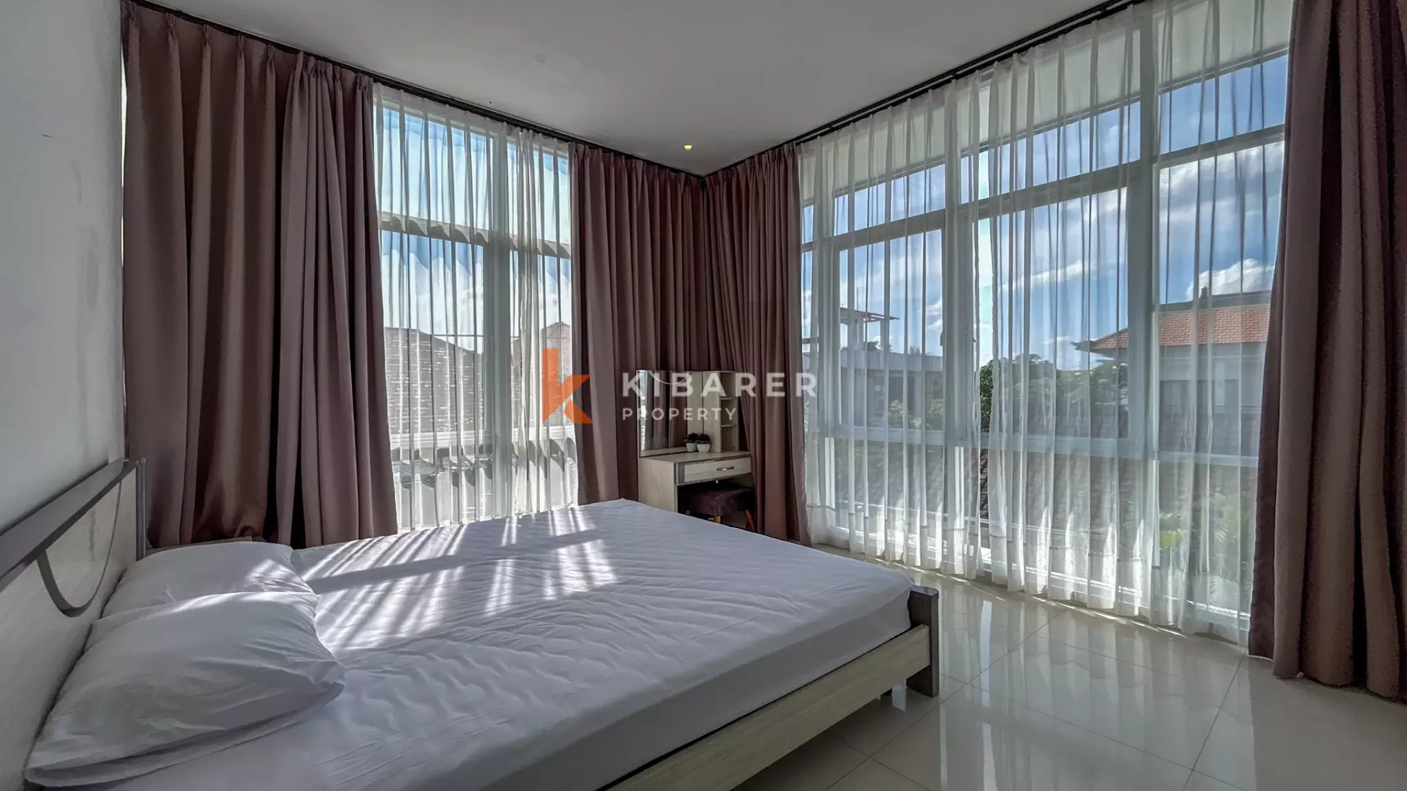 Comfortable Three-Bedroom Villa with Enclosed Living in Berawa