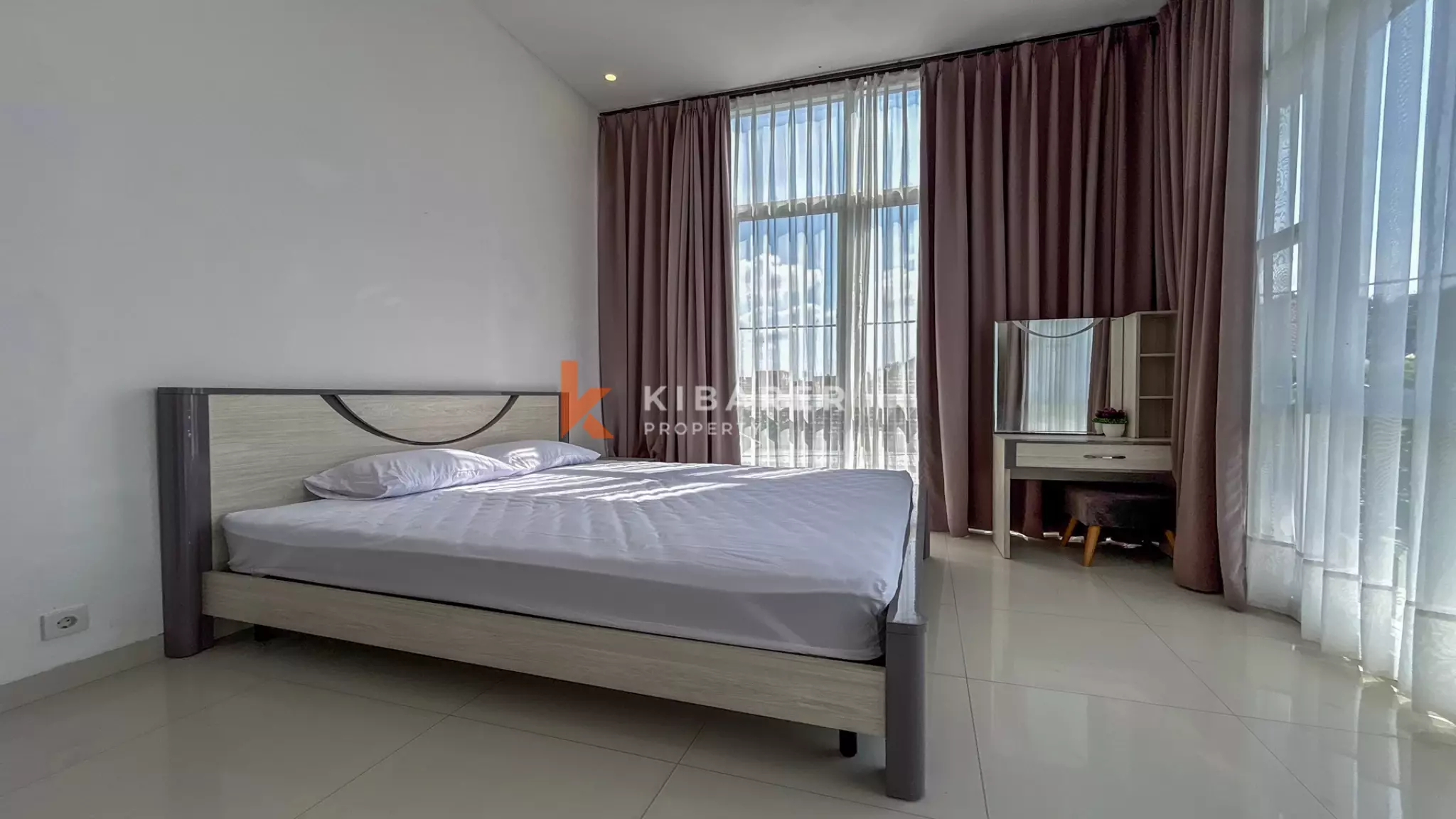 Comfortable Three-Bedroom Villa with Enclosed Living in Berawa