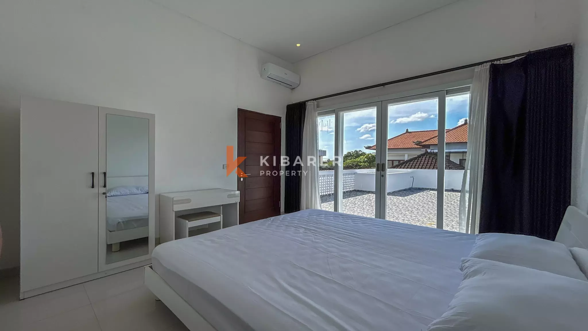 Comfortable Three-Bedroom Villa with Enclosed Living in Berawa