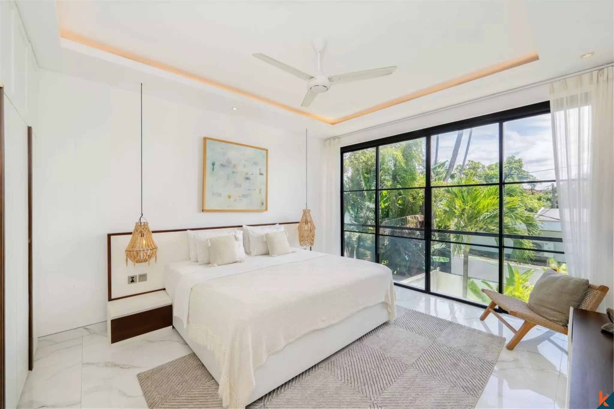 Villa Modern Menawan dengan Tiga Kamar Tidur untuk Disewakan di Kerobokan - Seminyak