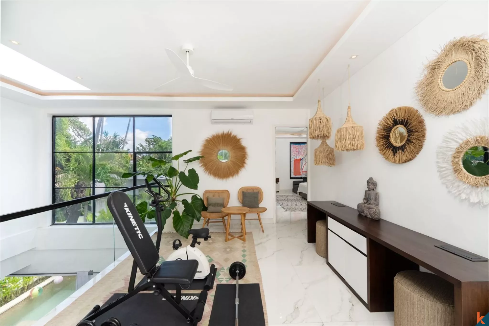 Villa Modern Menawan dengan Tiga Kamar Tidur untuk Disewakan di Kerobokan - Seminyak