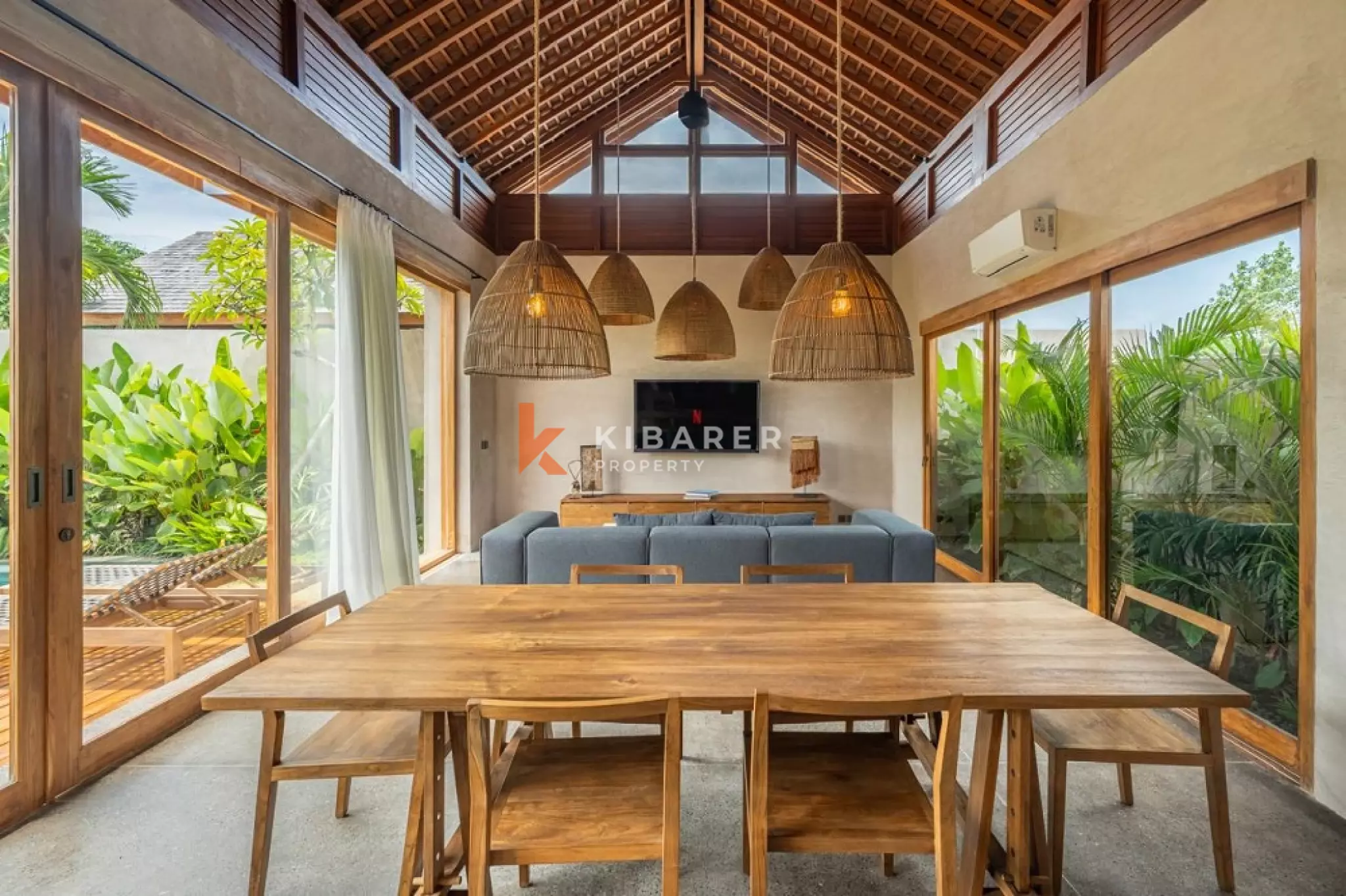 Beachside Modern Two-Bedrooms Villa in Seseh