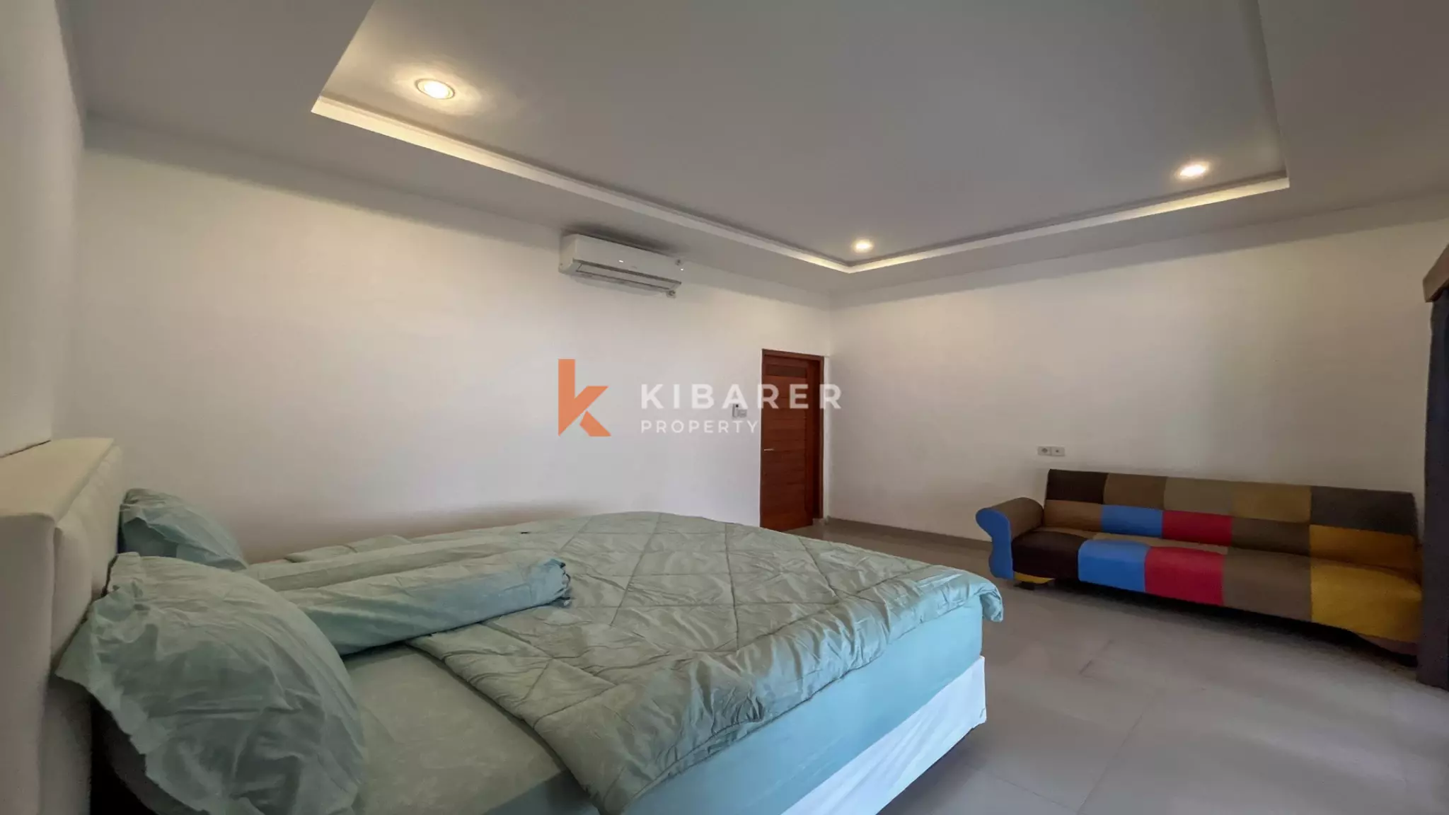 Serene Tropical Three-Bedroom Villa with Spacious Garden and Private Pool in Cemagi