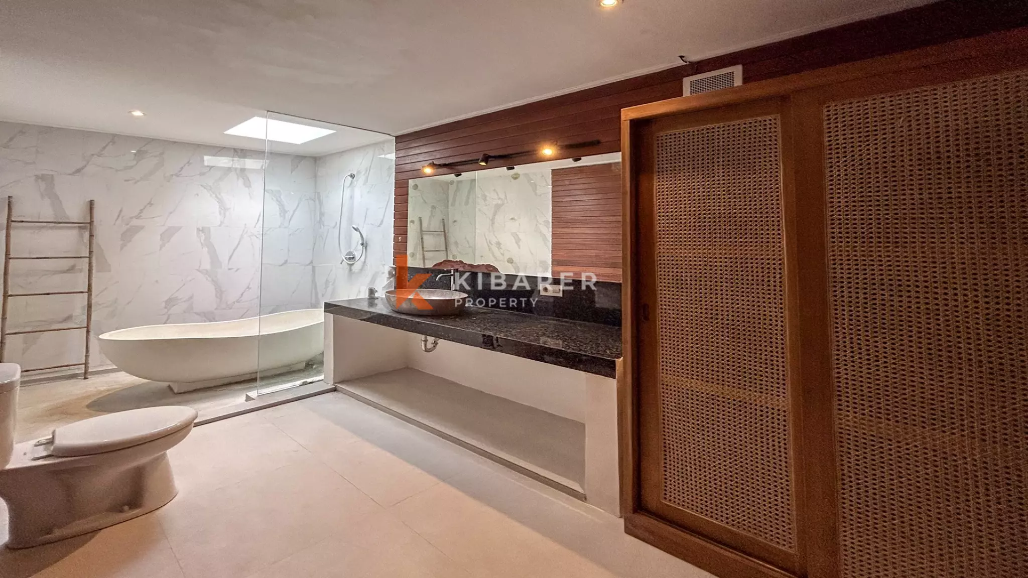 Serene Tropical Three-Bedroom Villa with Spacious Garden and Private Pool in Cemagi