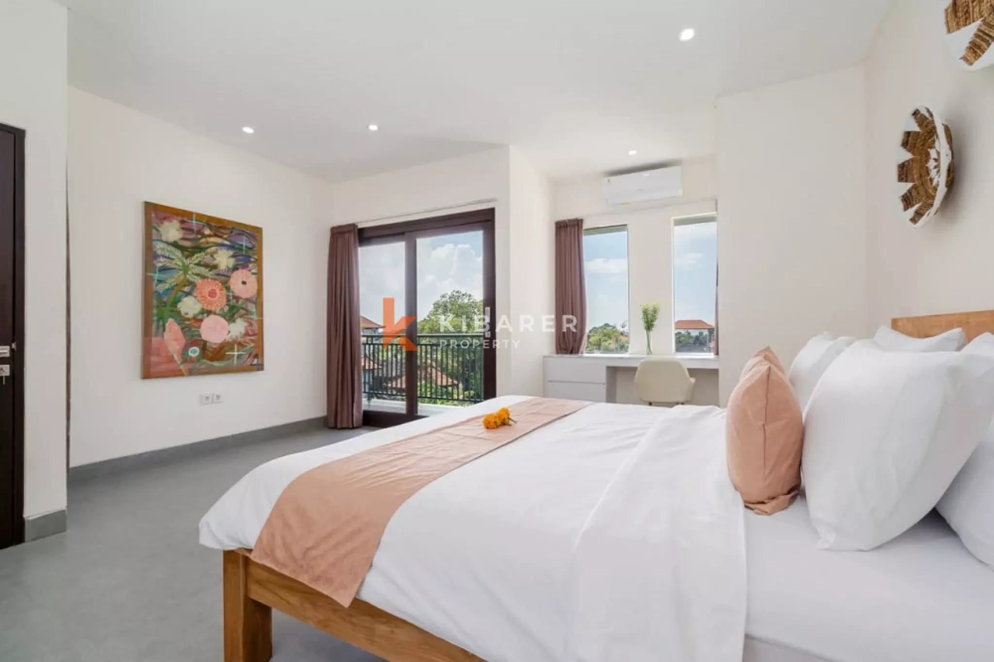 Vila Tiga Kamar Tidur dengan Perabotan Lengkap dan Rooftop di Padonan