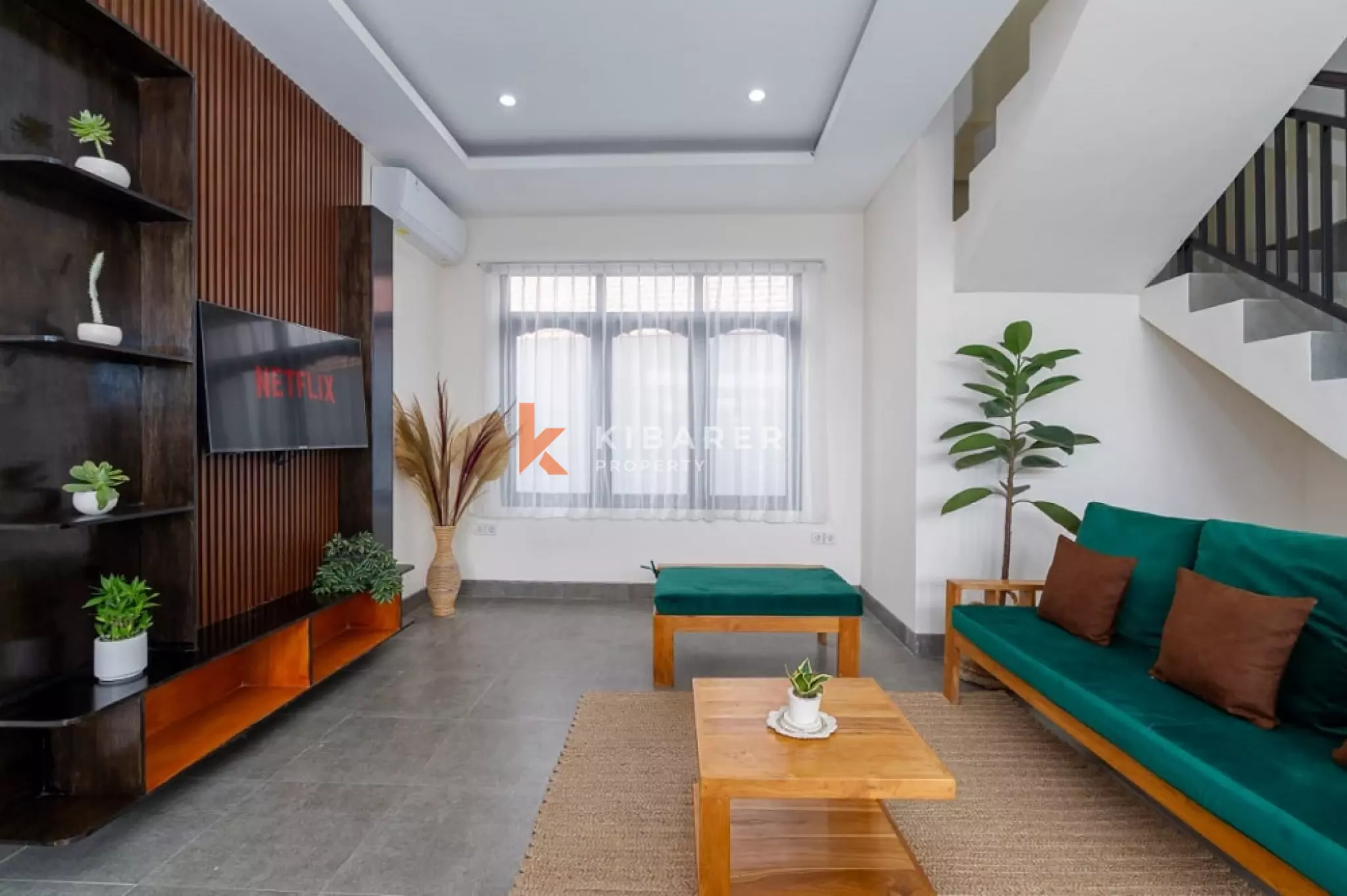 Vila Tiga Kamar Tidur dengan Perabotan Lengkap dan Rooftop di Padonan