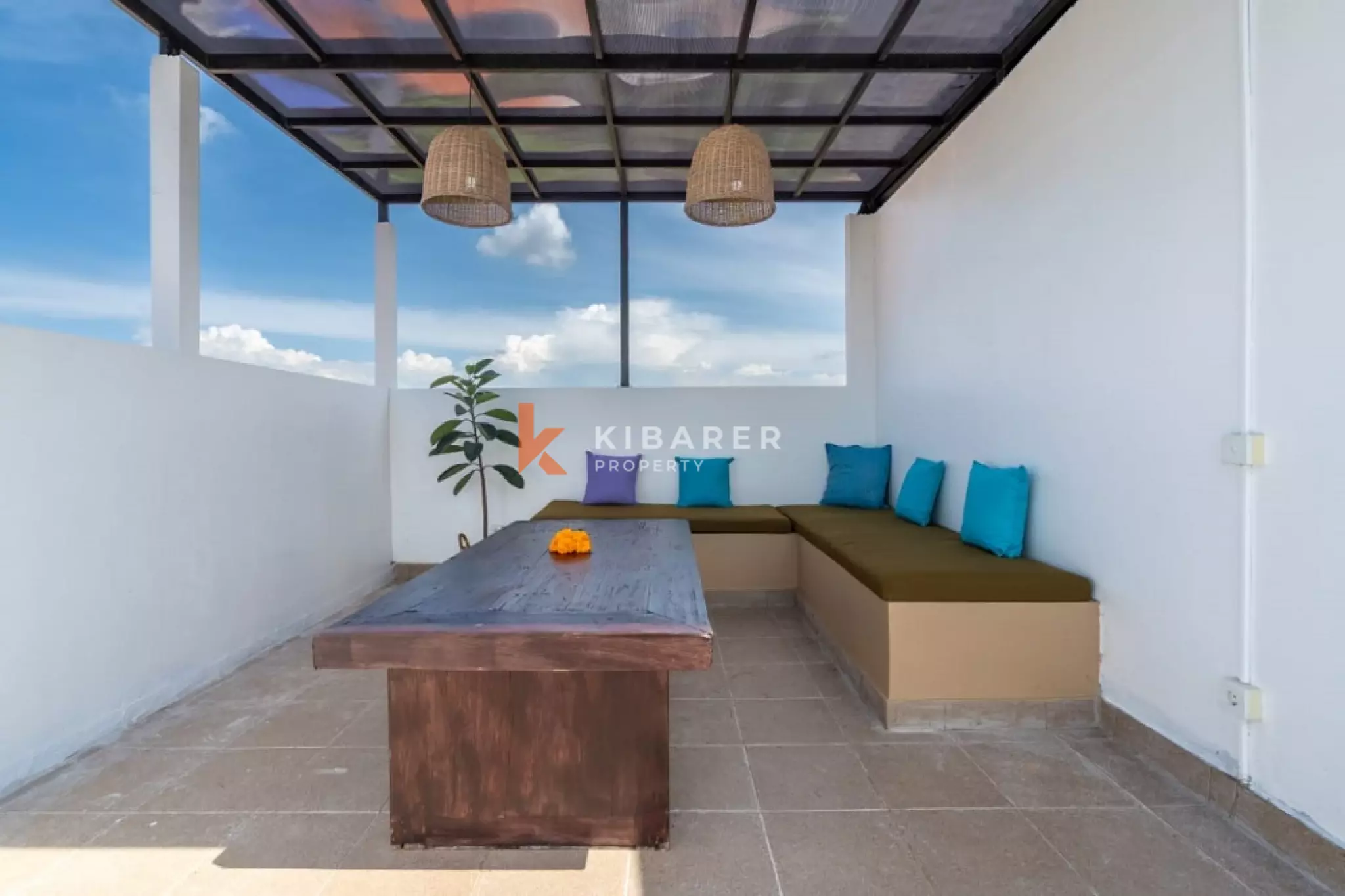 Vila Tiga Kamar Tidur dengan Perabotan Lengkap dan Rooftop di Padonan