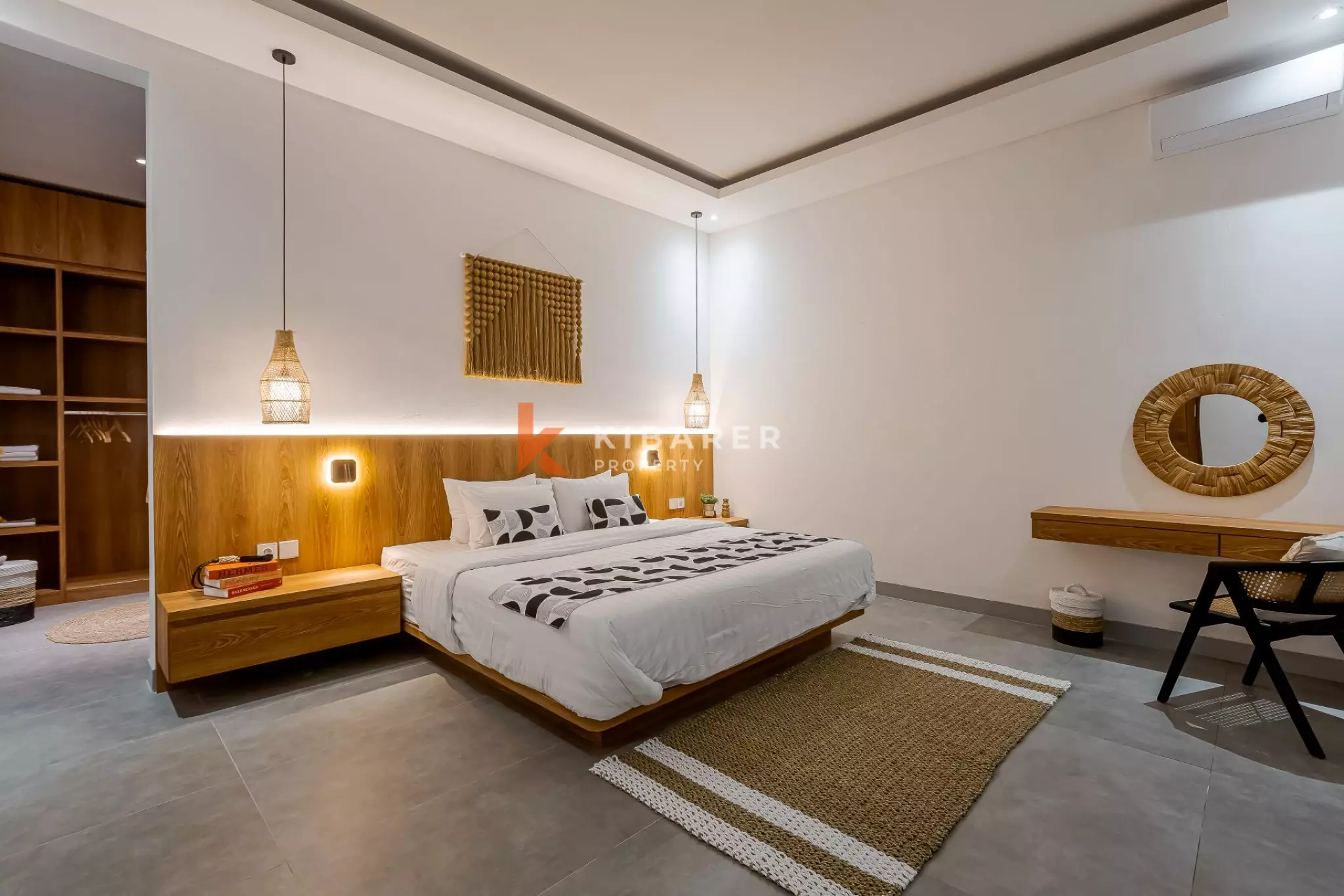 Villa Tiga Kamar Tidur Modern dan Segar di Jantung Canggu