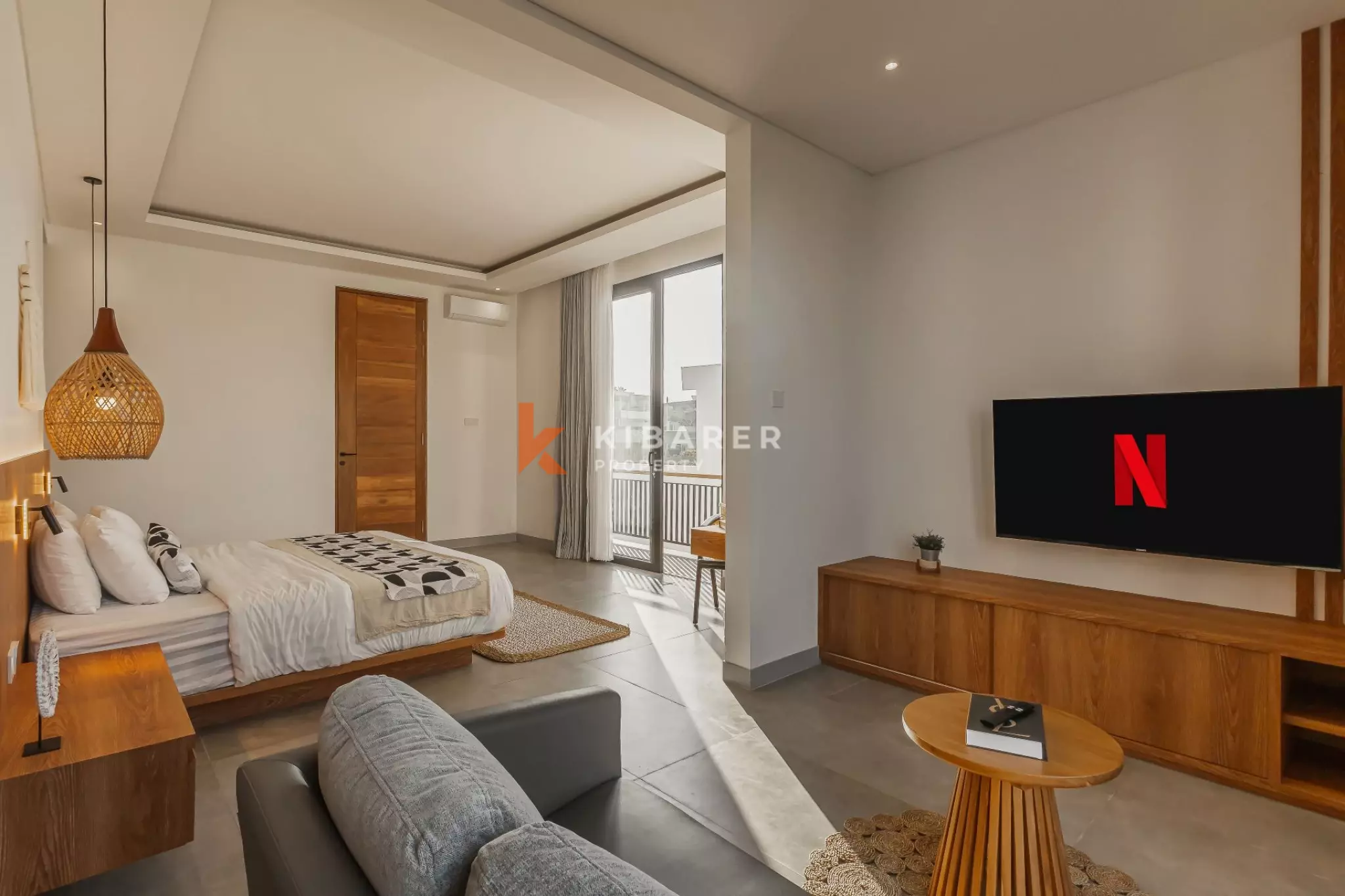 Villa Tiga Kamar Tidur Modern dan Segar di Jantung Canggu