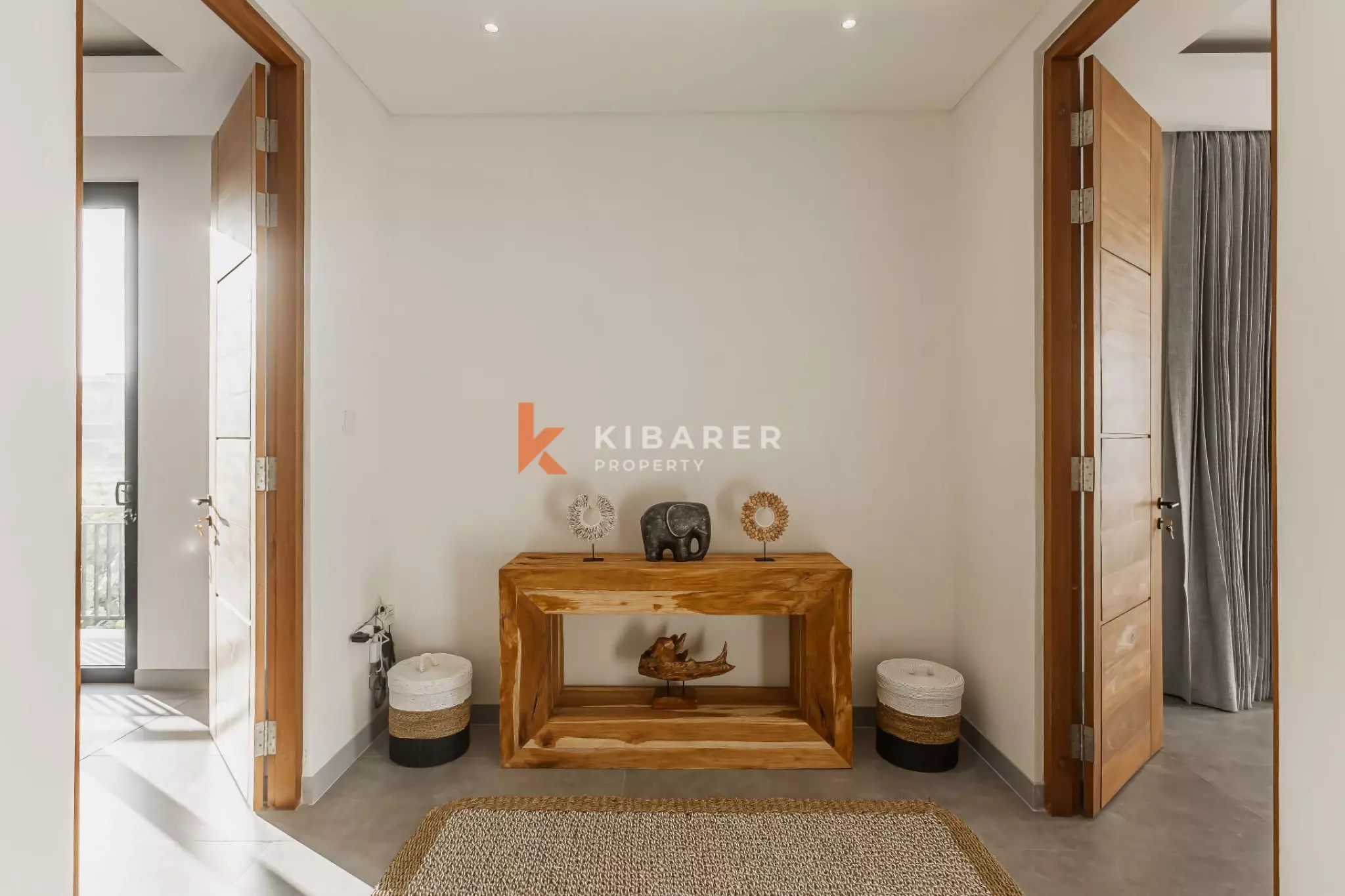 Villa Tiga Kamar Tidur Modern dan Segar di Jantung Canggu