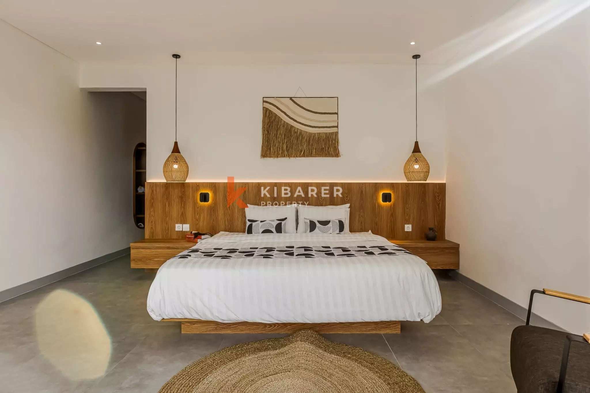 Villa Tiga Kamar Tidur Modern dan Segar di Jantung Canggu