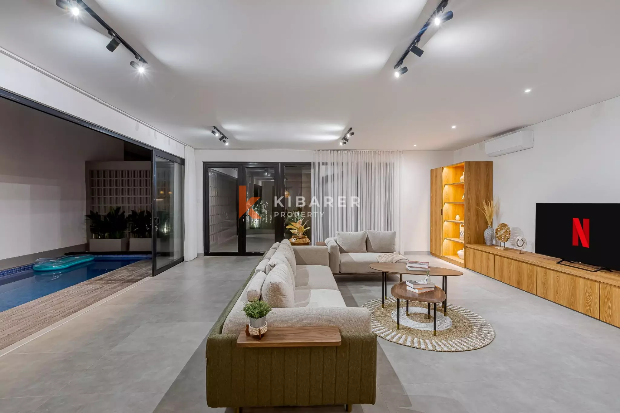 Villa Tiga Kamar Tidur Modern dan Segar di Jantung Canggu